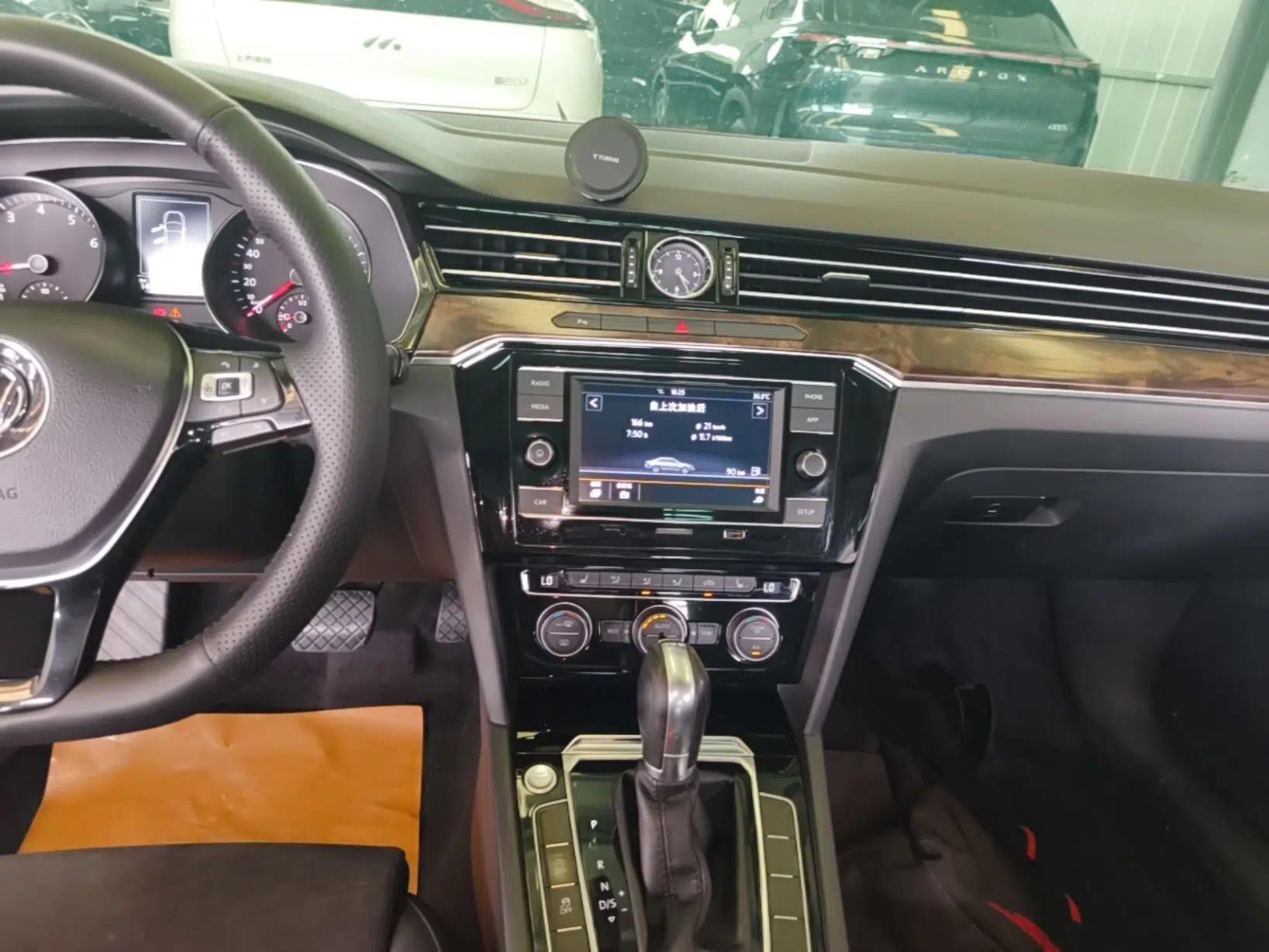 Volkswagen Magotan 2018 330TSI DSG Luxury Model — миниатюра 15