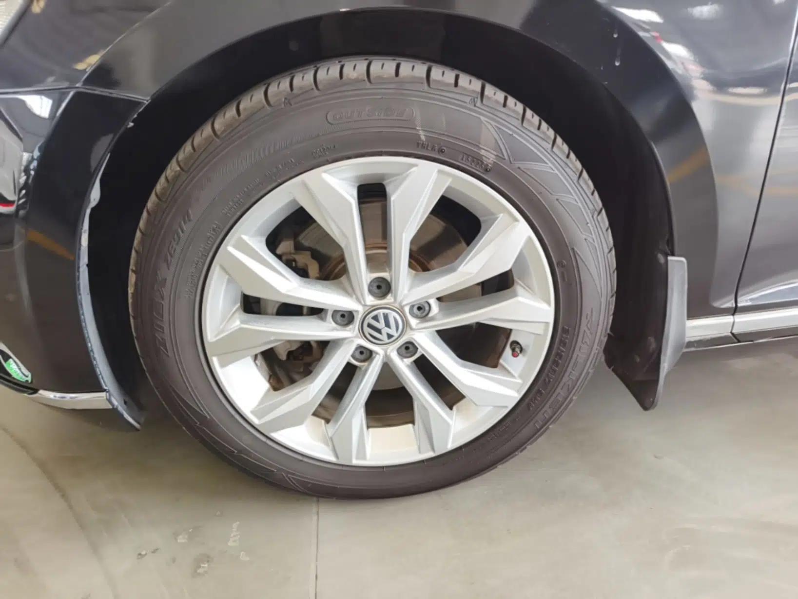 Volkswagen Magotan 2018 330TSI DSG Luxury Model — миниатюра 10