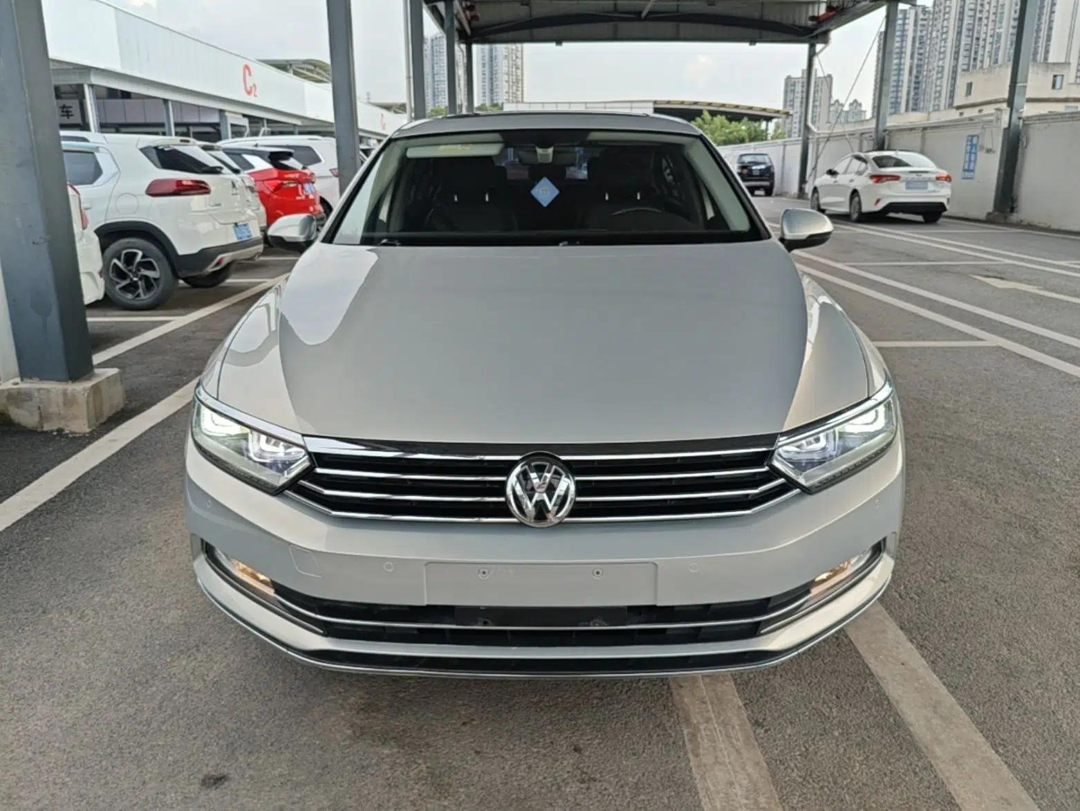 Volkswagen Magotan 2017 330TSI DSG Luxury Model — миниатюра 2