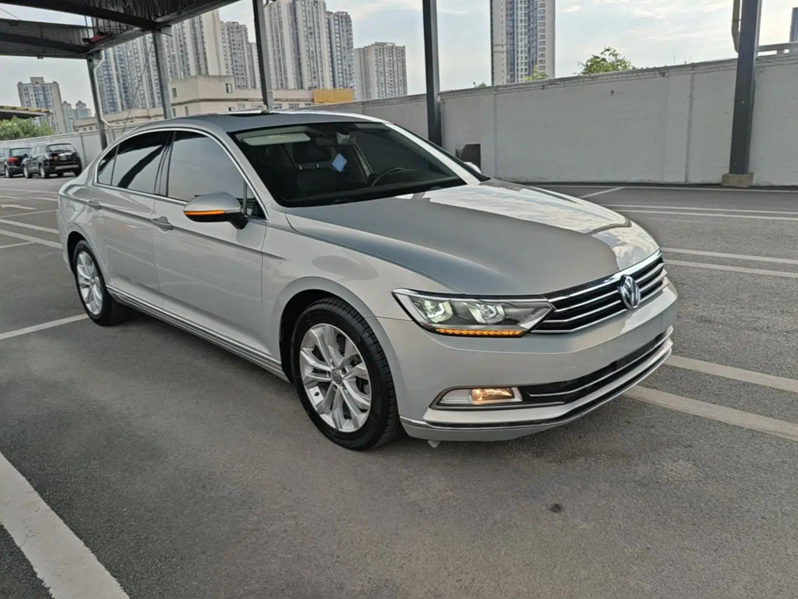 Volkswagen Magotan 2017 330TSI DSG Luxury Model — миниатюра 3