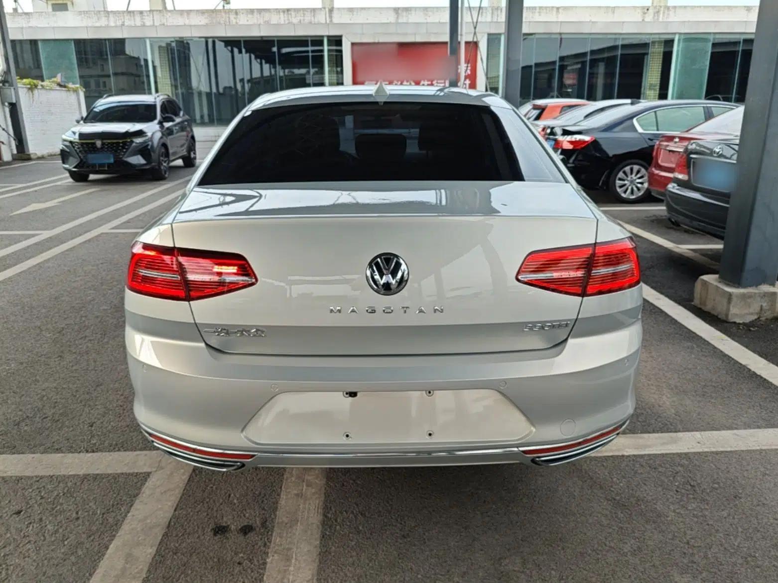 Volkswagen Magotan 2017 330TSI DSG Luxury Model — миниатюра 5
