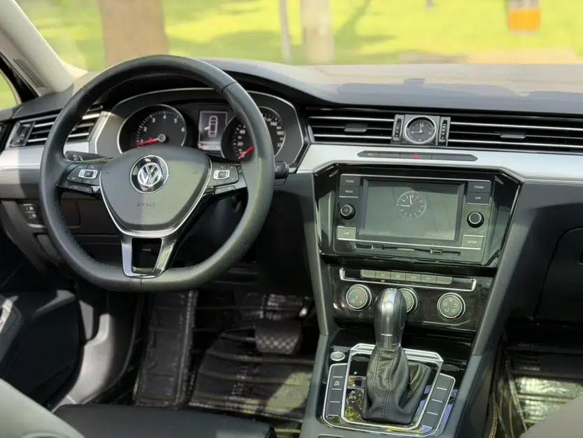 Volkswagen Magotan 2018 330TSI DSG Advanced Model — миниатюра 18