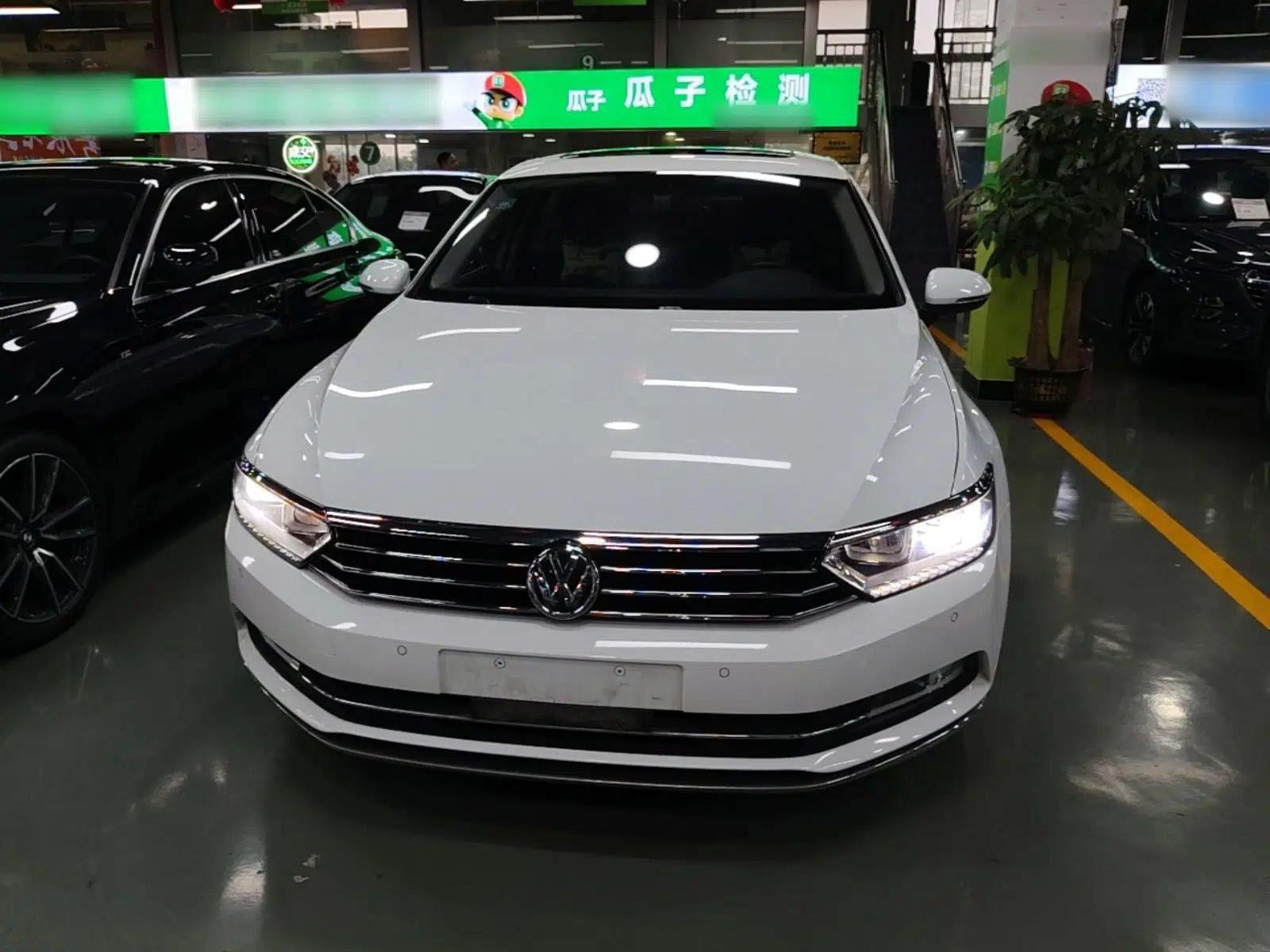 Volkswagen Magotan 2017 330TSI DSG Luxury Model — миниатюра 2