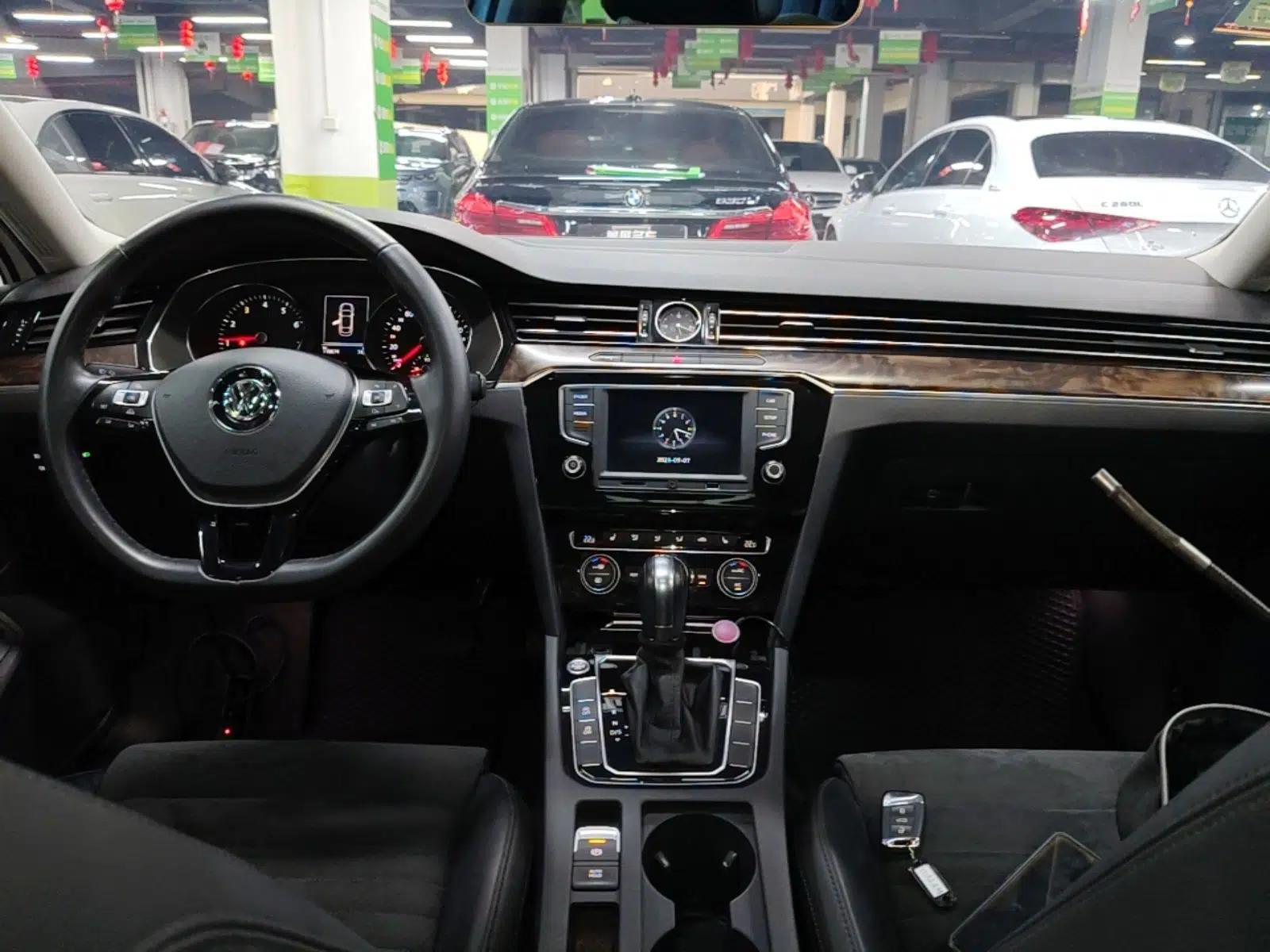 Volkswagen Magotan 2017 330TSI DSG Luxury Model — миниатюра 12