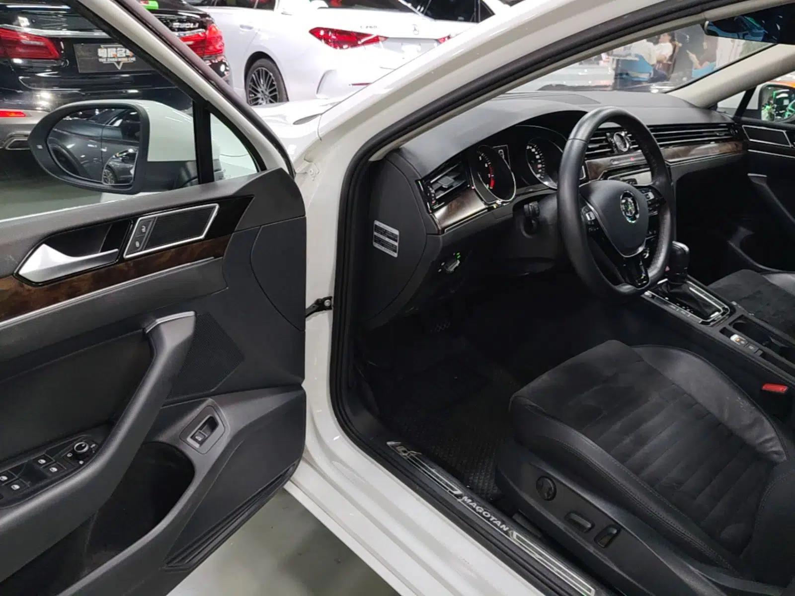 Volkswagen Magotan 2017 330TSI DSG Luxury Model — миниатюра 18
