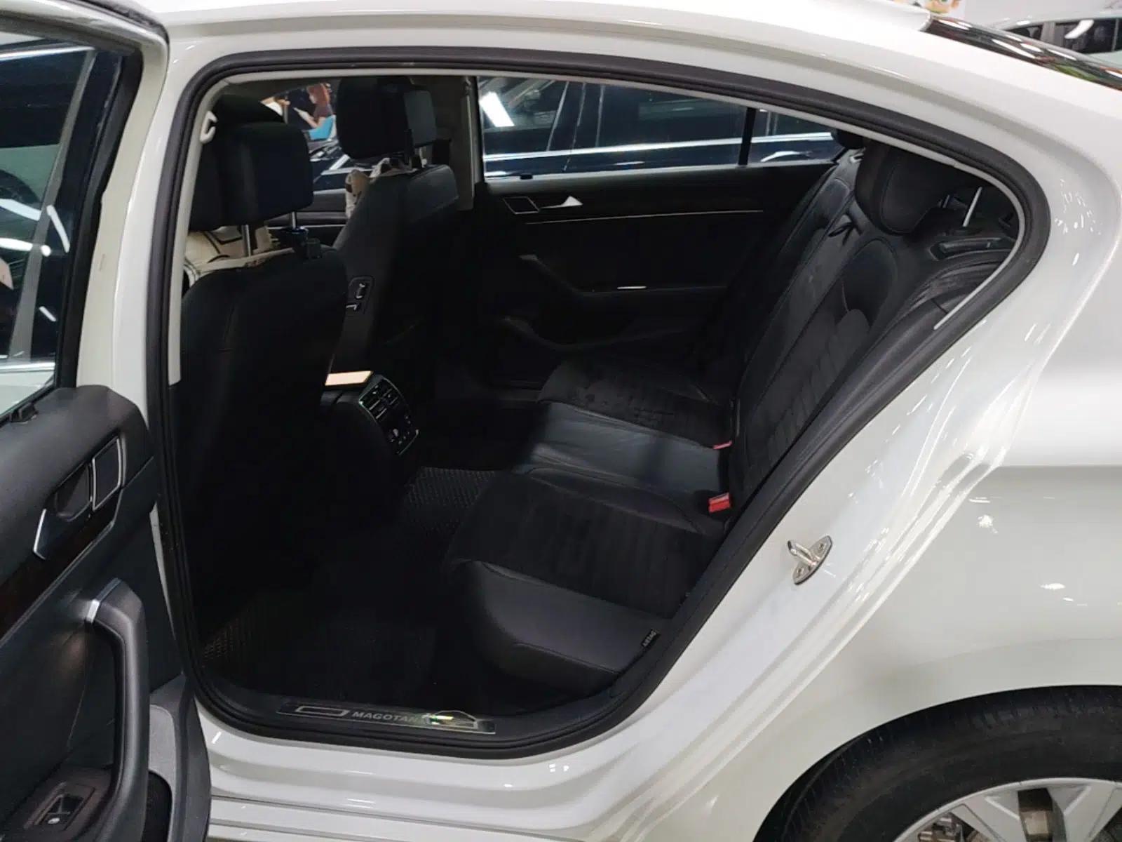 Volkswagen Magotan 2017 330TSI DSG Luxury Model — миниатюра 20