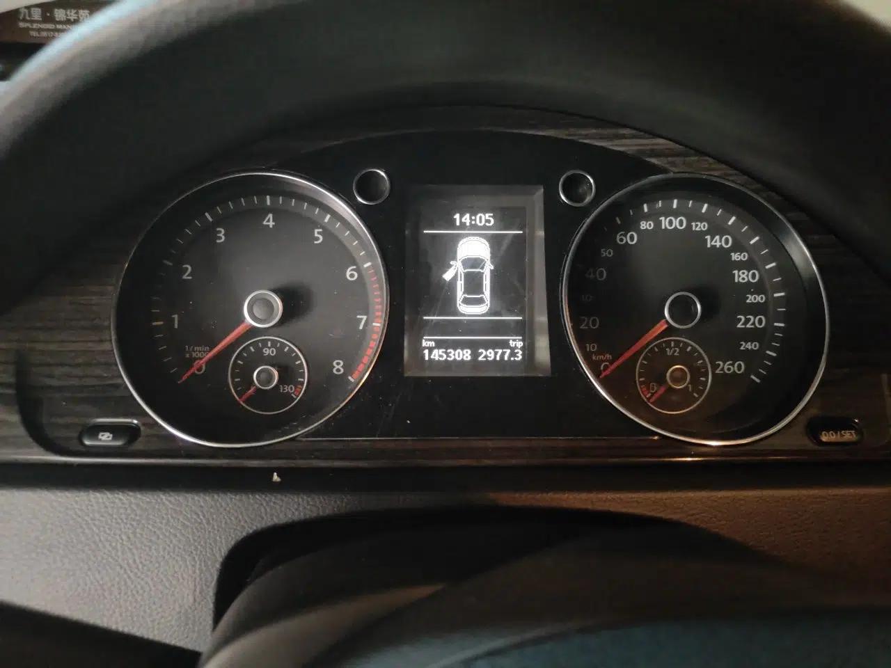 Volkswagen Magotan 2012 Facelift 1.8TSI Prestige Model — миниатюра 11