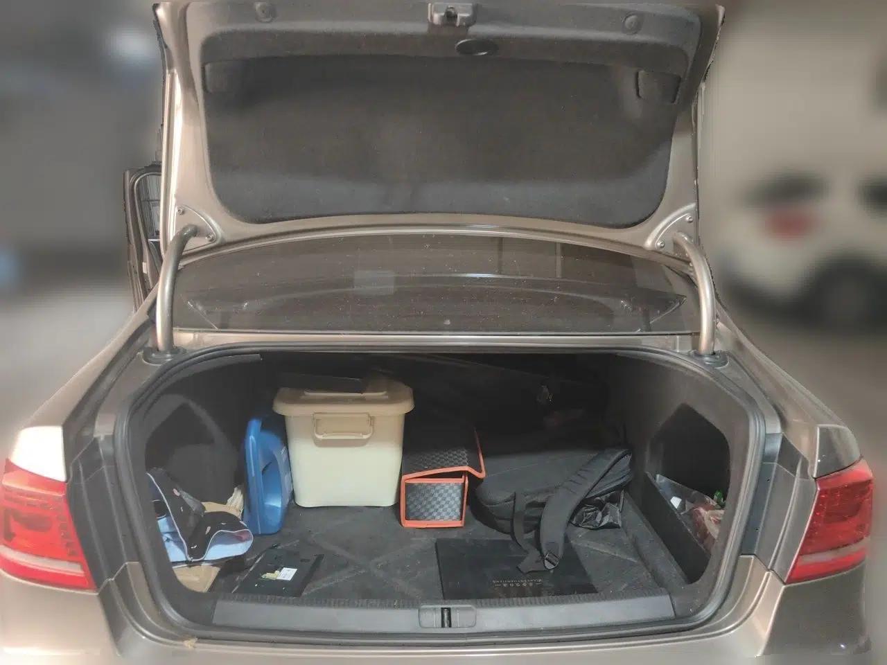 Volkswagen Magotan 2012 Facelift 1.8TSI Prestige Model — миниатюра 19
