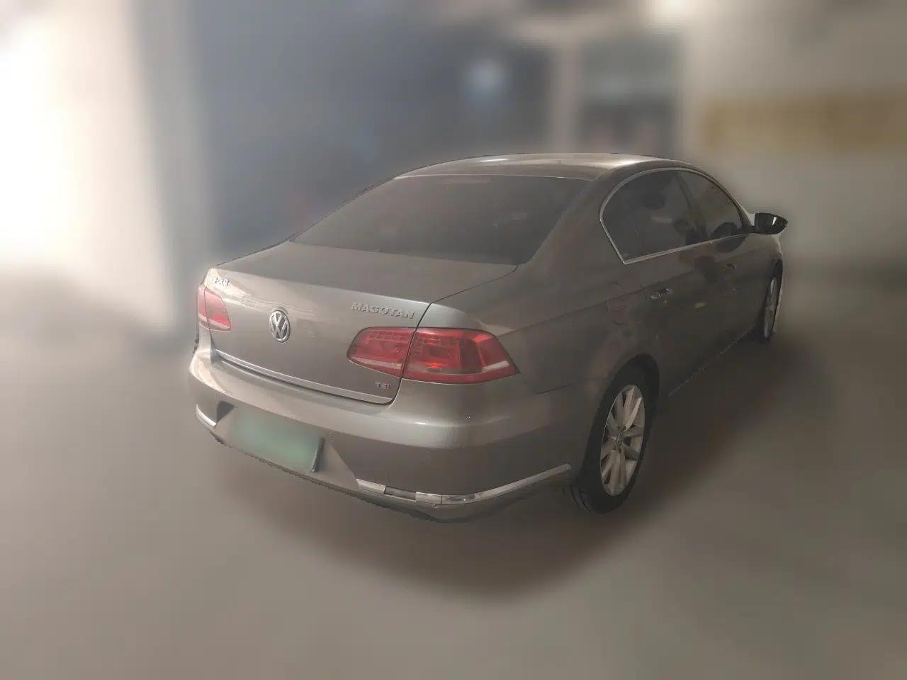 Volkswagen Magotan 2012 Facelift 1.8TSI Prestige Model — миниатюра 6