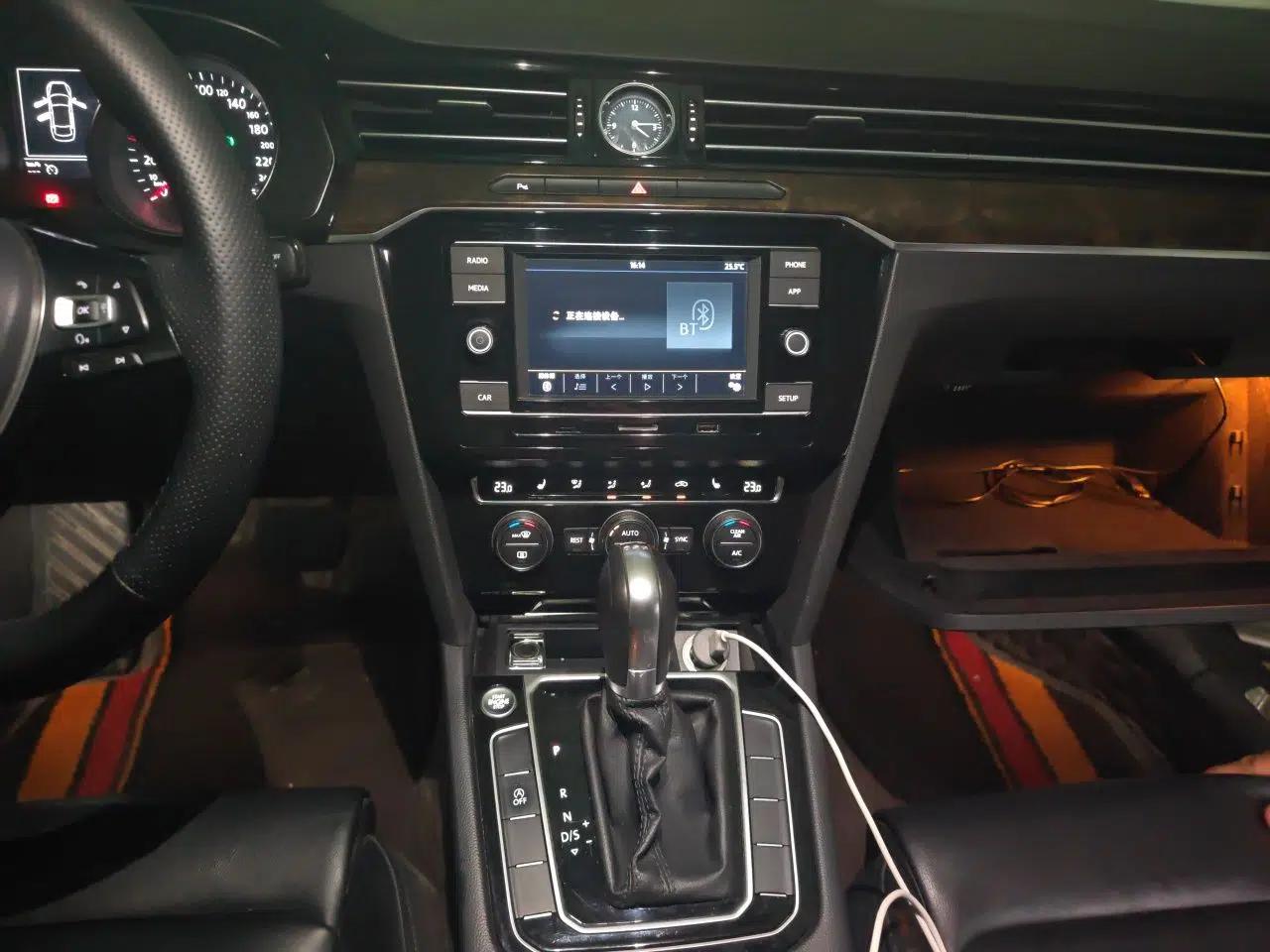 Volkswagen Magotan 2018 Facelift 330TSI DSG Luxury Model — миниатюра 13