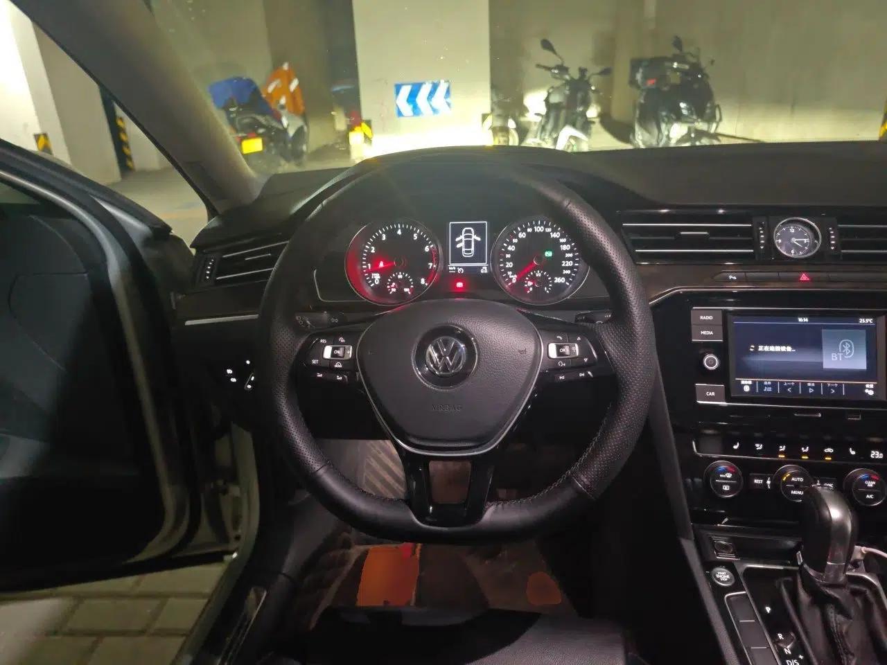 Volkswagen Magotan 2018 Facelift 330TSI DSG Luxury Model — миниатюра 10