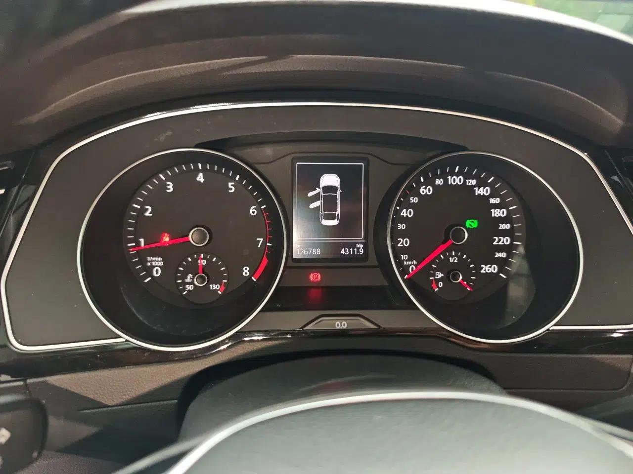 Volkswagen Magotan 2017 380TSI DSG Luxury Model — миниатюра 11