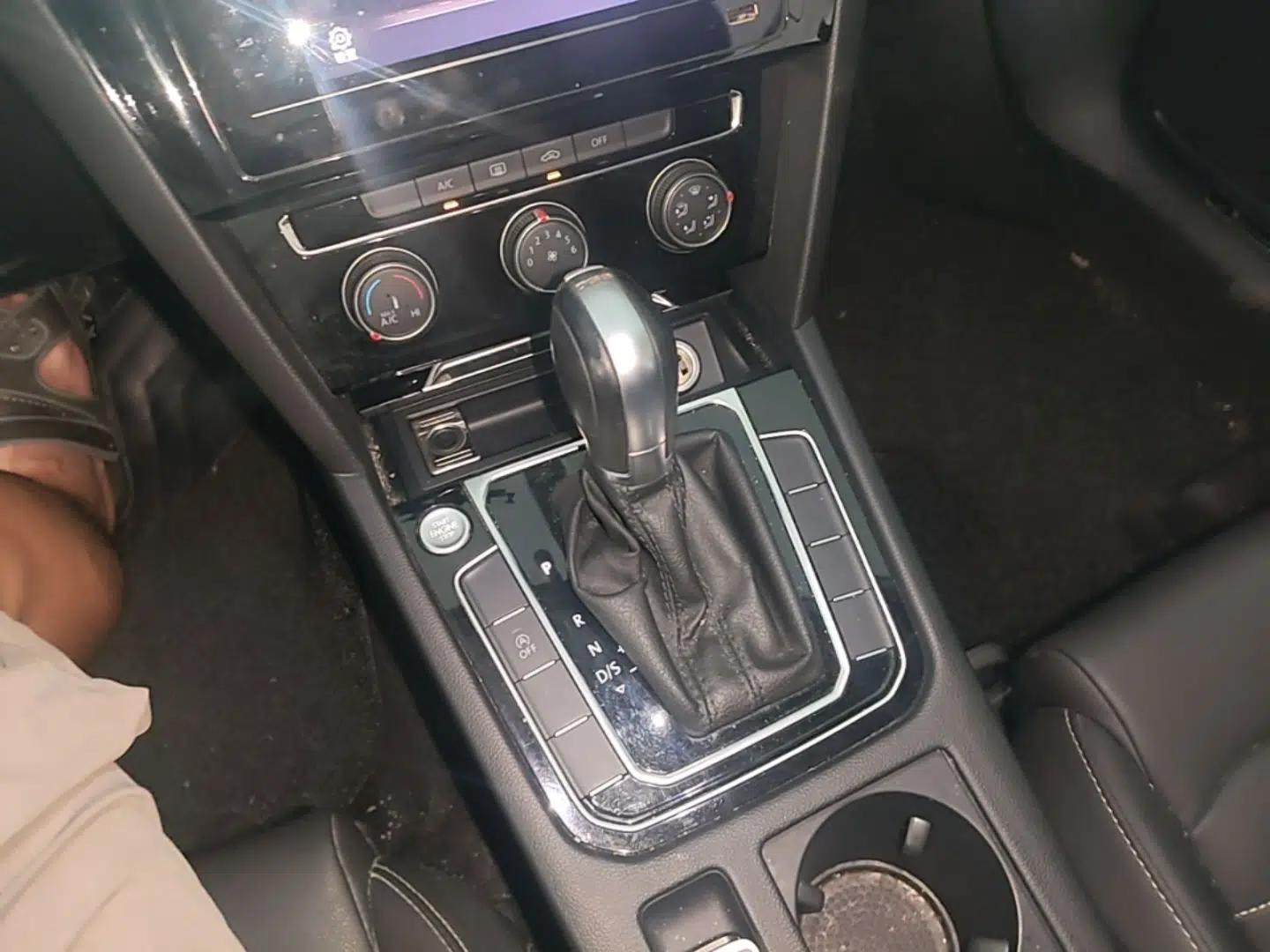 Volkswagen Magotan 2020 280TSI DSG Comfort Edition — миниатюра 16