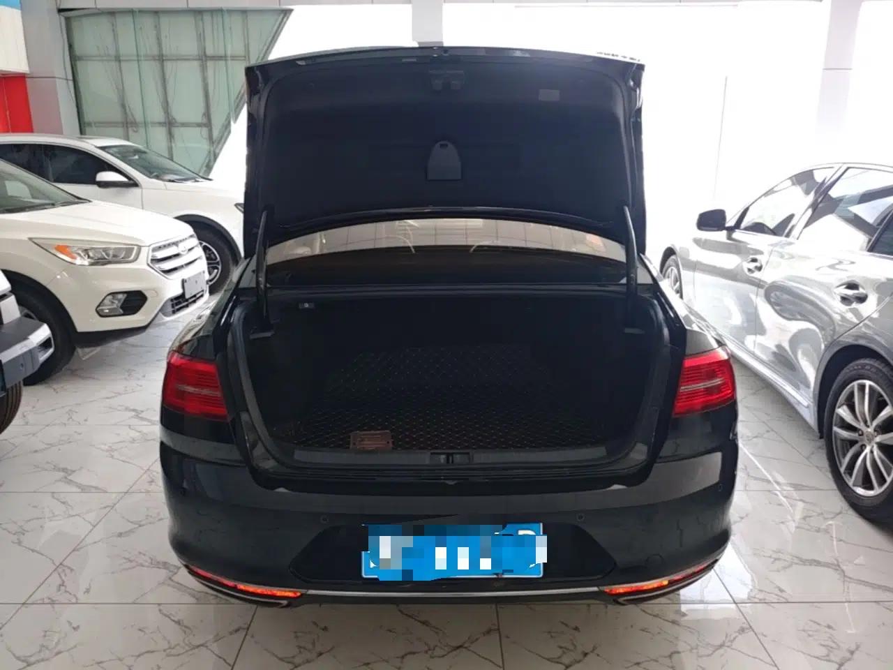 Volkswagen Magotan 2017 330TSI DSG Luxury Model — миниатюра 22