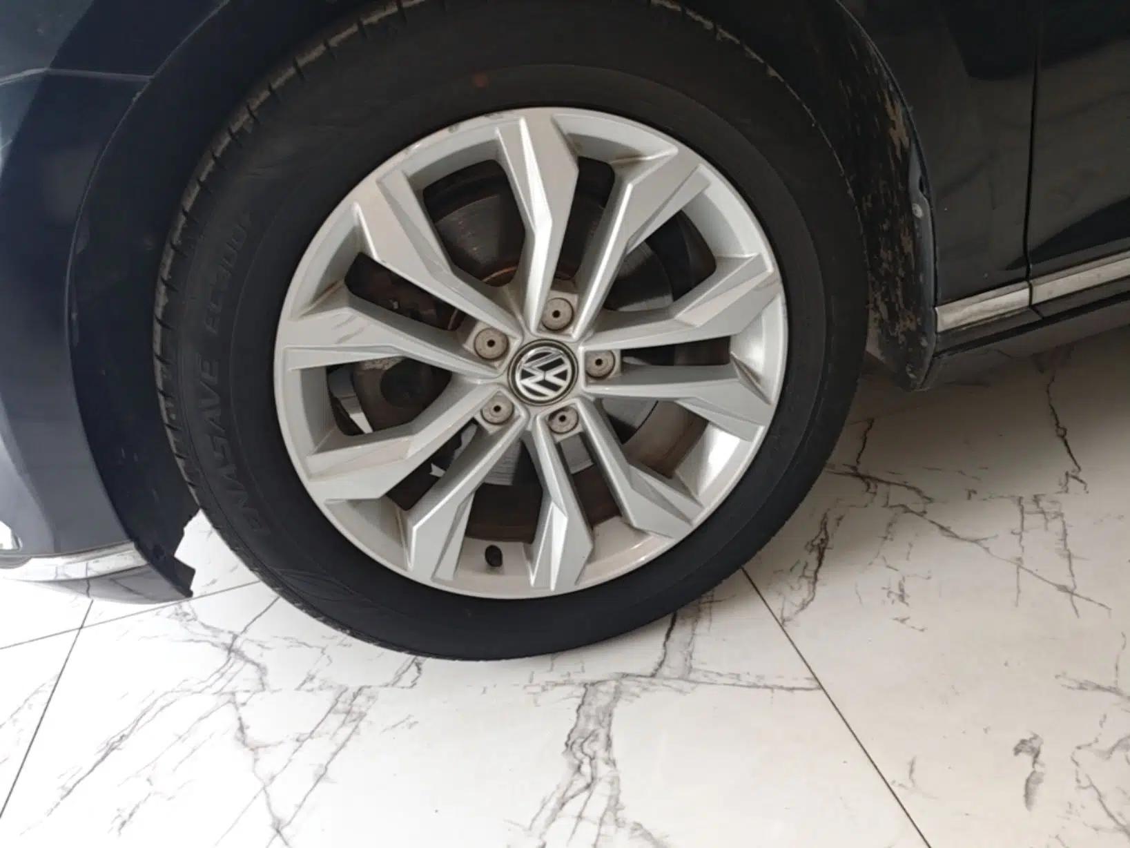 Volkswagen Magotan 2017 330TSI DSG Luxury Model — миниатюра 10