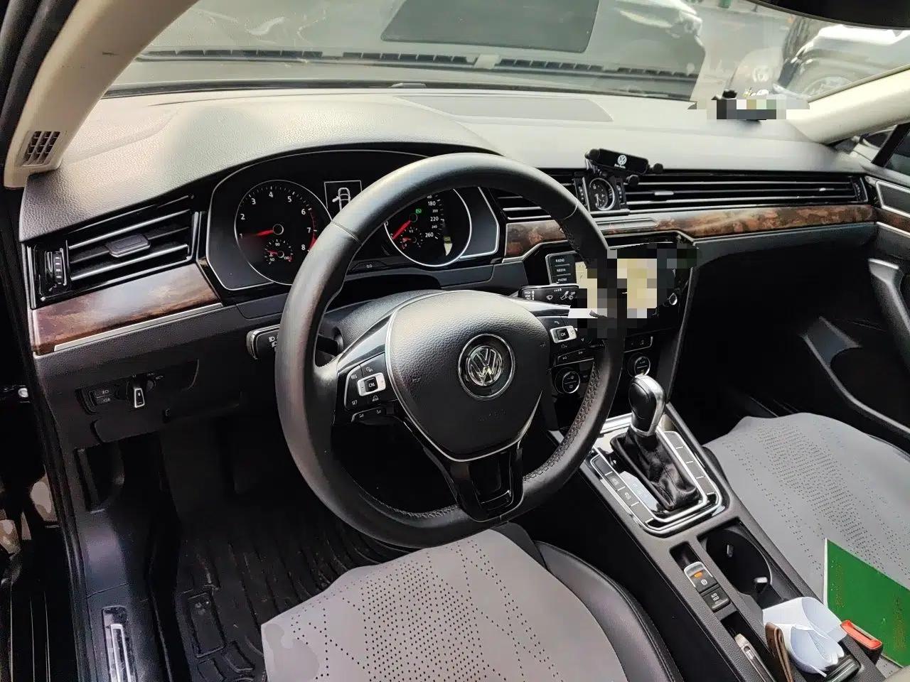 Volkswagen Magotan 2017 380TSI DSG Luxury Model — миниатюра 10
