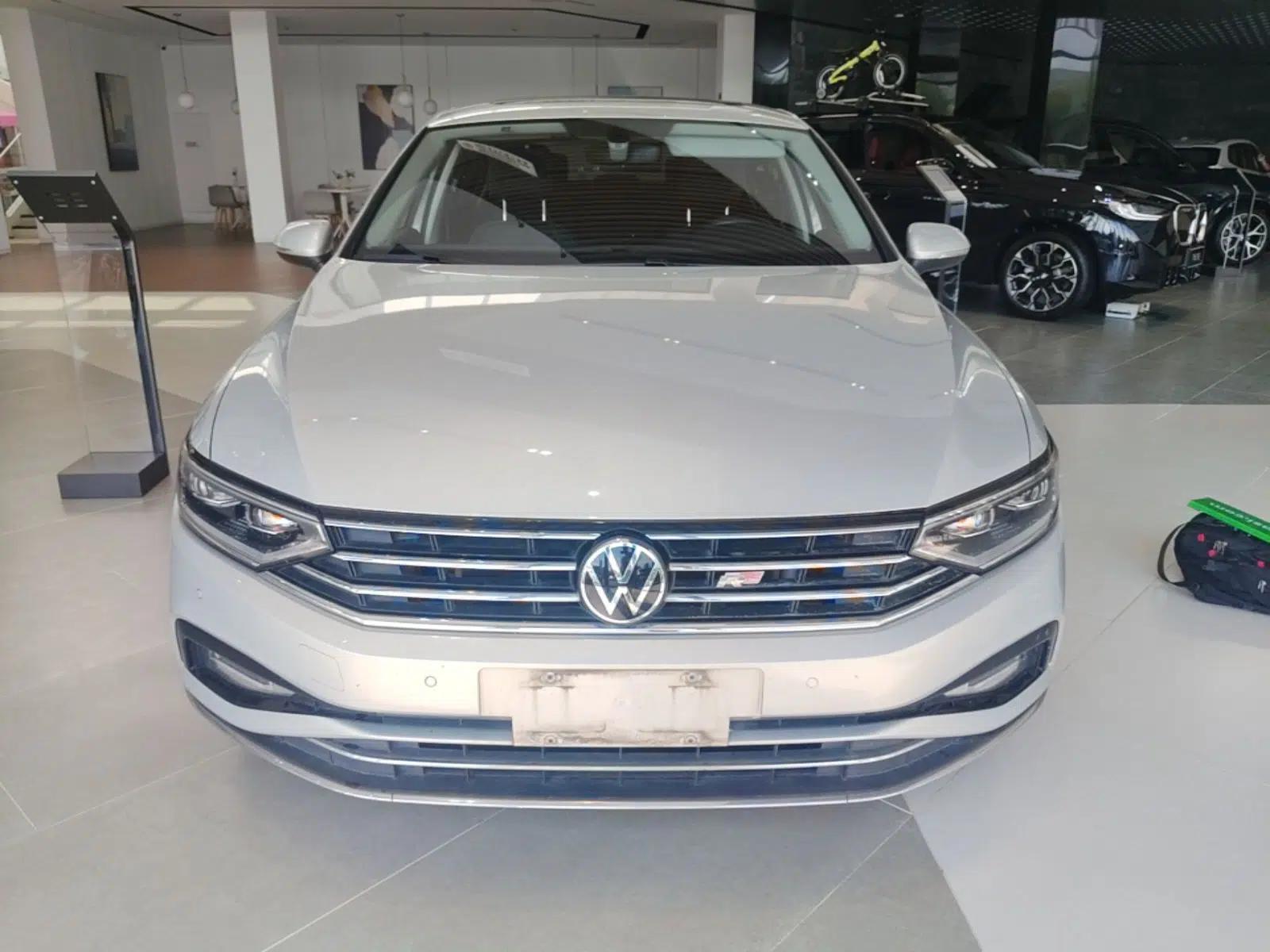 Volkswagen Magotan 2020 330TSI DSG Luxury Edition — миниатюра 2