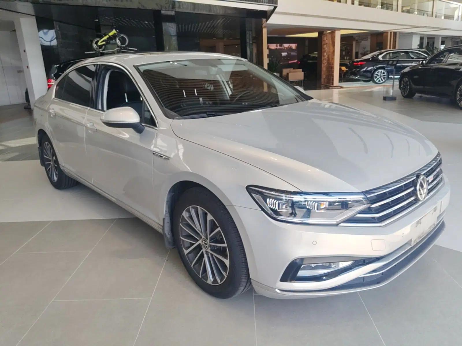 Volkswagen Magotan 2020 330TSI DSG Luxury Edition — миниатюра 3