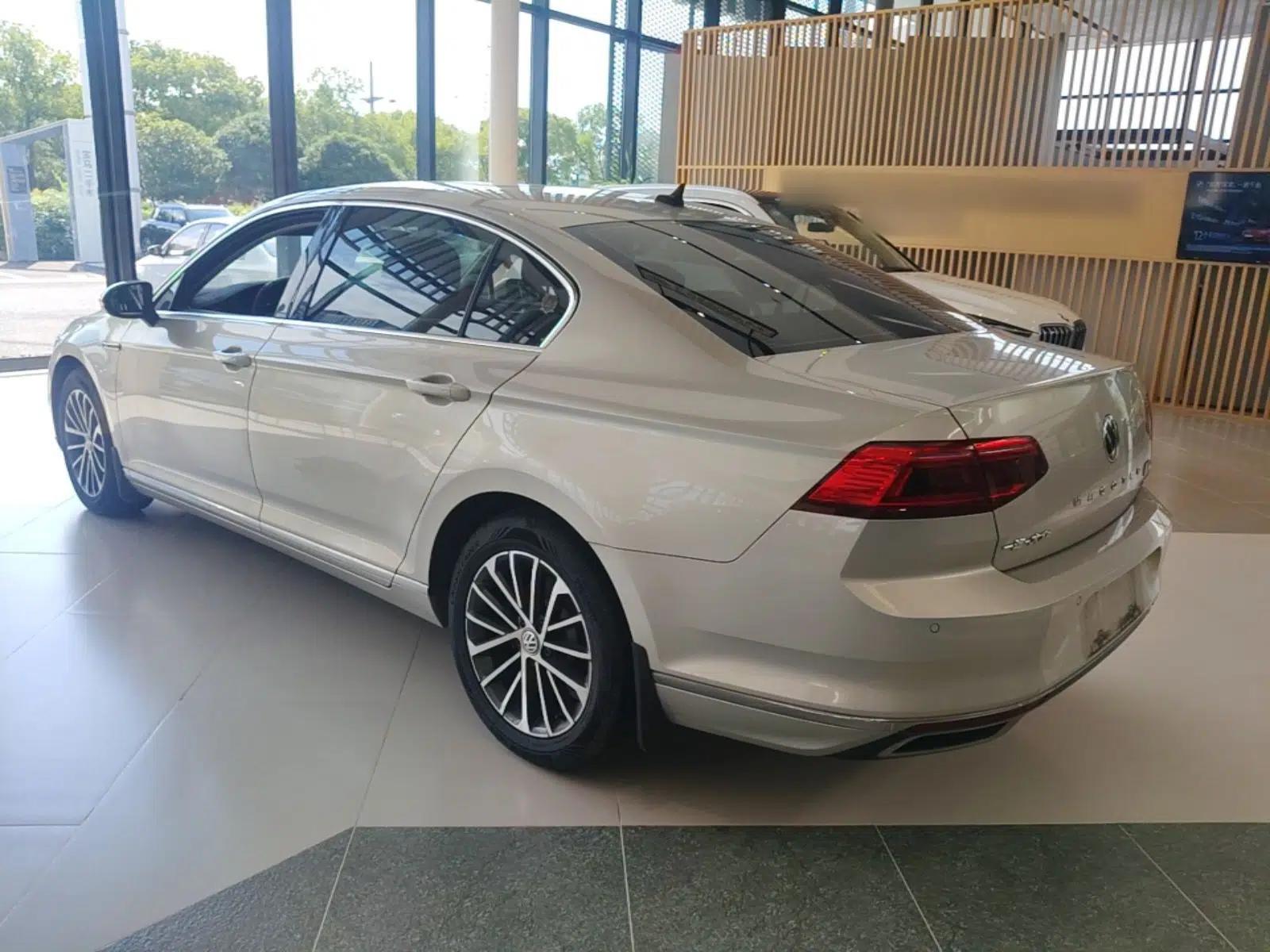 Volkswagen Magotan 2020 330TSI DSG Luxury Edition — миниатюра 4
