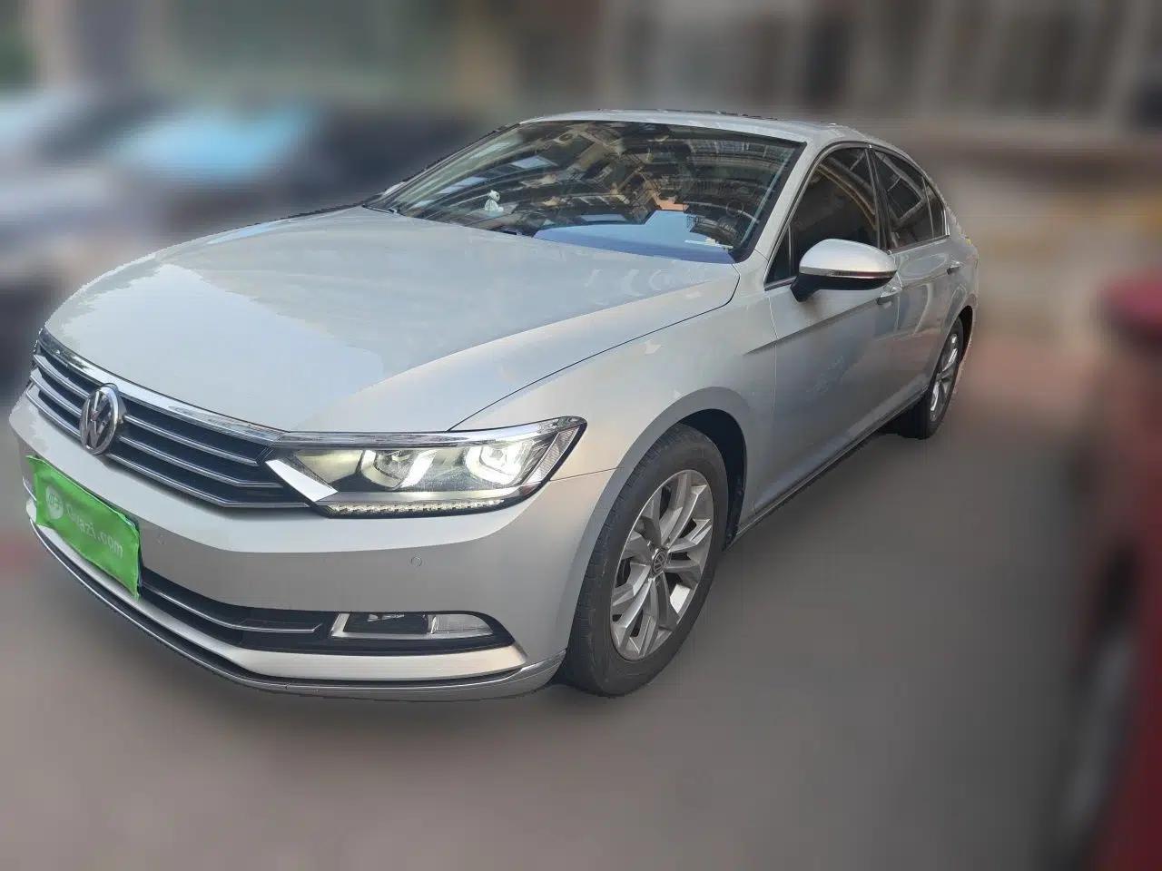 Volkswagen Magotan 2019 330TSI DSG Luxury Version China VI Standard — миниатюра 1