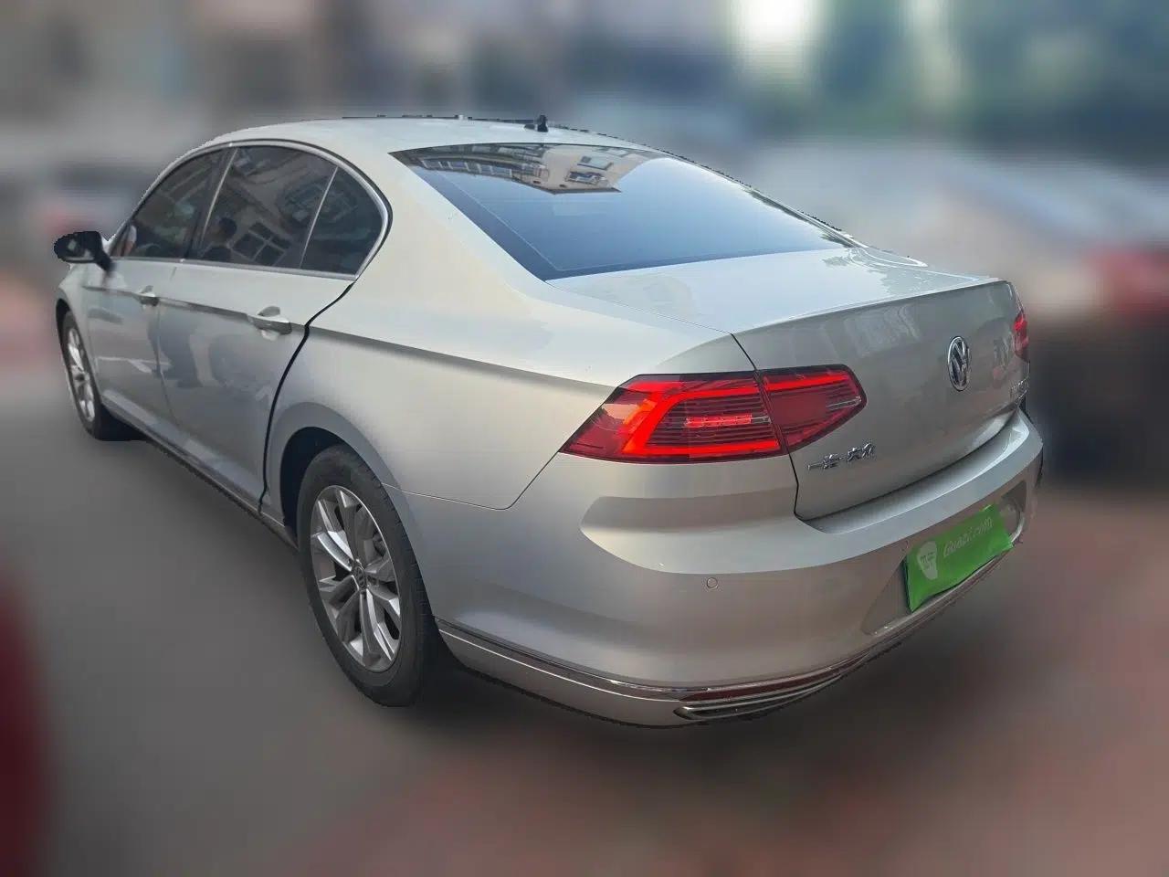 Volkswagen Magotan 2019 330TSI DSG Luxury Version China VI Standard — миниатюра 4