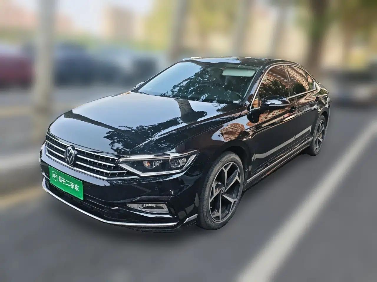 Volkswagen Magotan 2023 2 Million Units Commemorative Edition 330TSI DSG Luxury Version — миниатюра 1