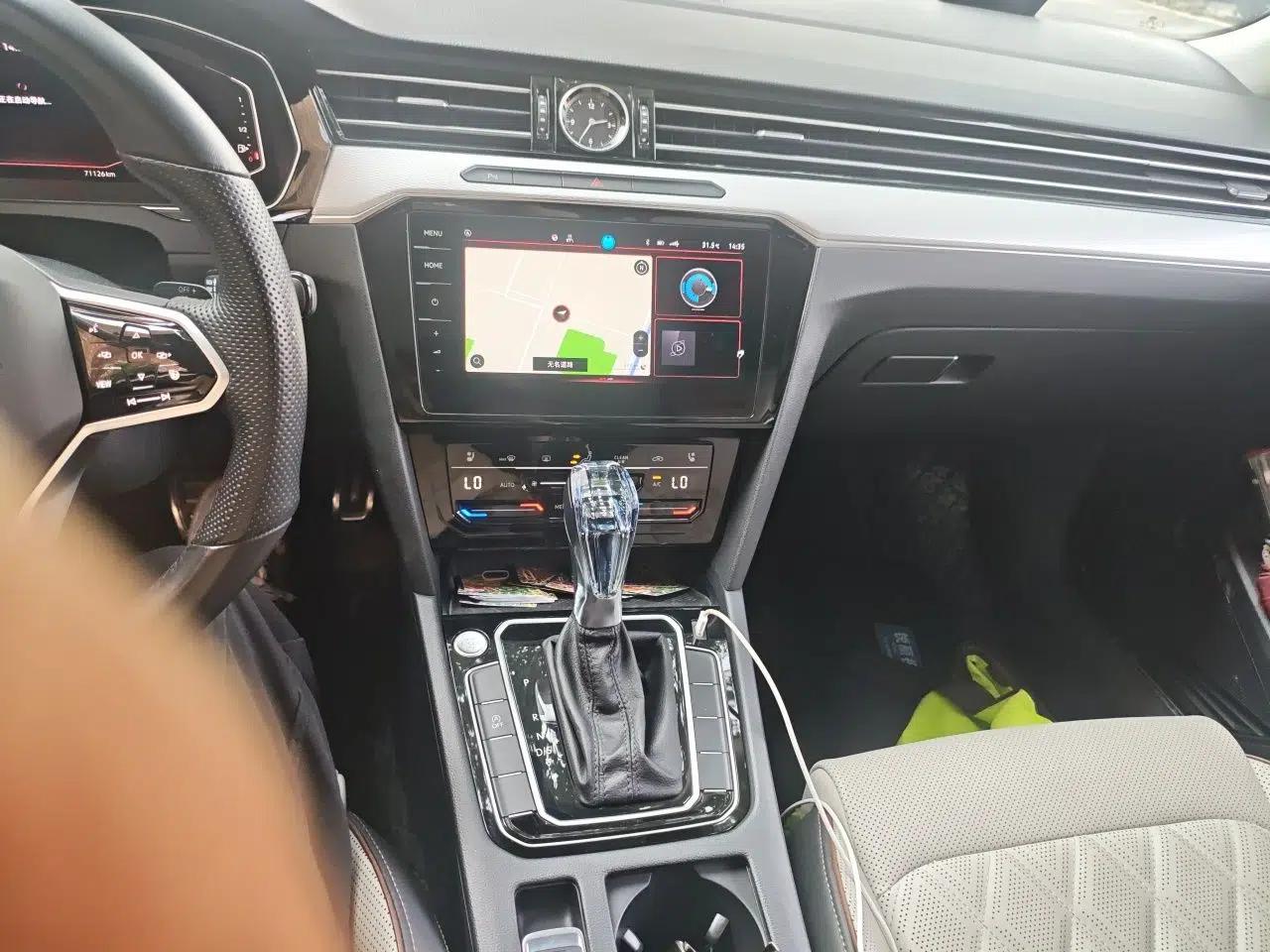 Volkswagen Magotan 2023 2 Million Units Commemorative Edition 330TSI DSG Luxury Version — миниатюра 13