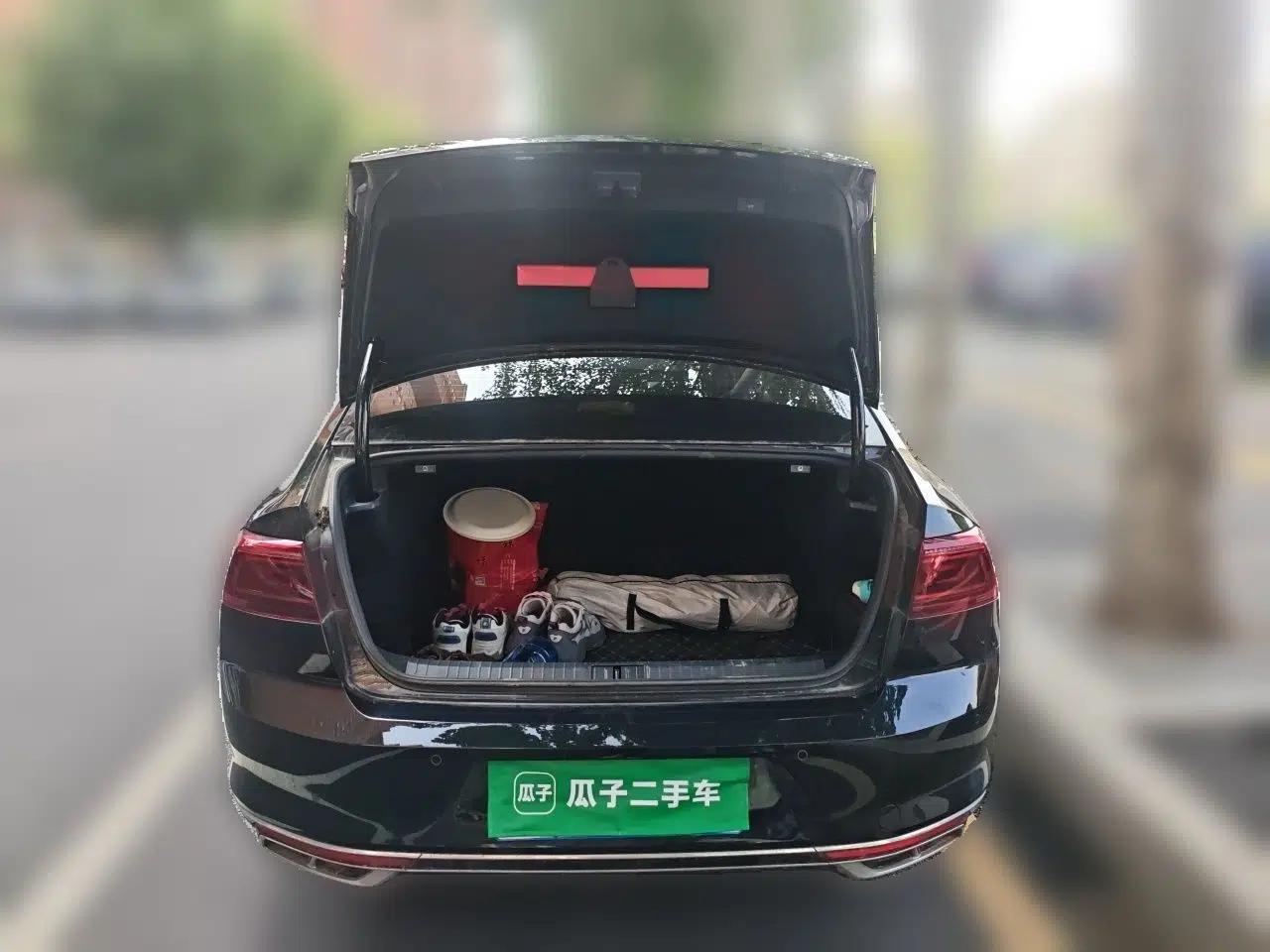 Volkswagen Magotan 2023 2 Million Units Commemorative Edition 330TSI DSG Luxury Version — миниатюра 19