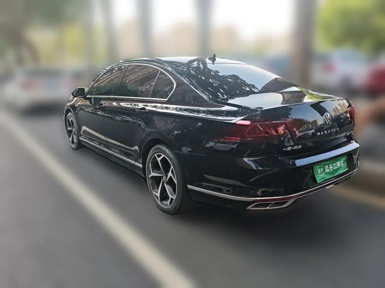 Volkswagen Magotan 2023 2 Million Units Commemorative Edition 330TSI DSG Luxury Version — миниатюра 4