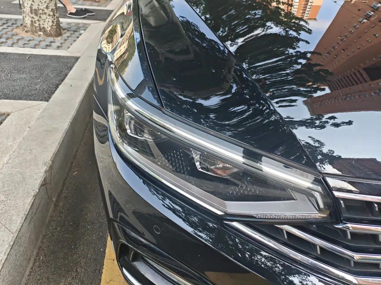 Volkswagen Magotan 2023 2 Million Units Commemorative Edition 330TSI DSG Luxury Version — миниатюра 7