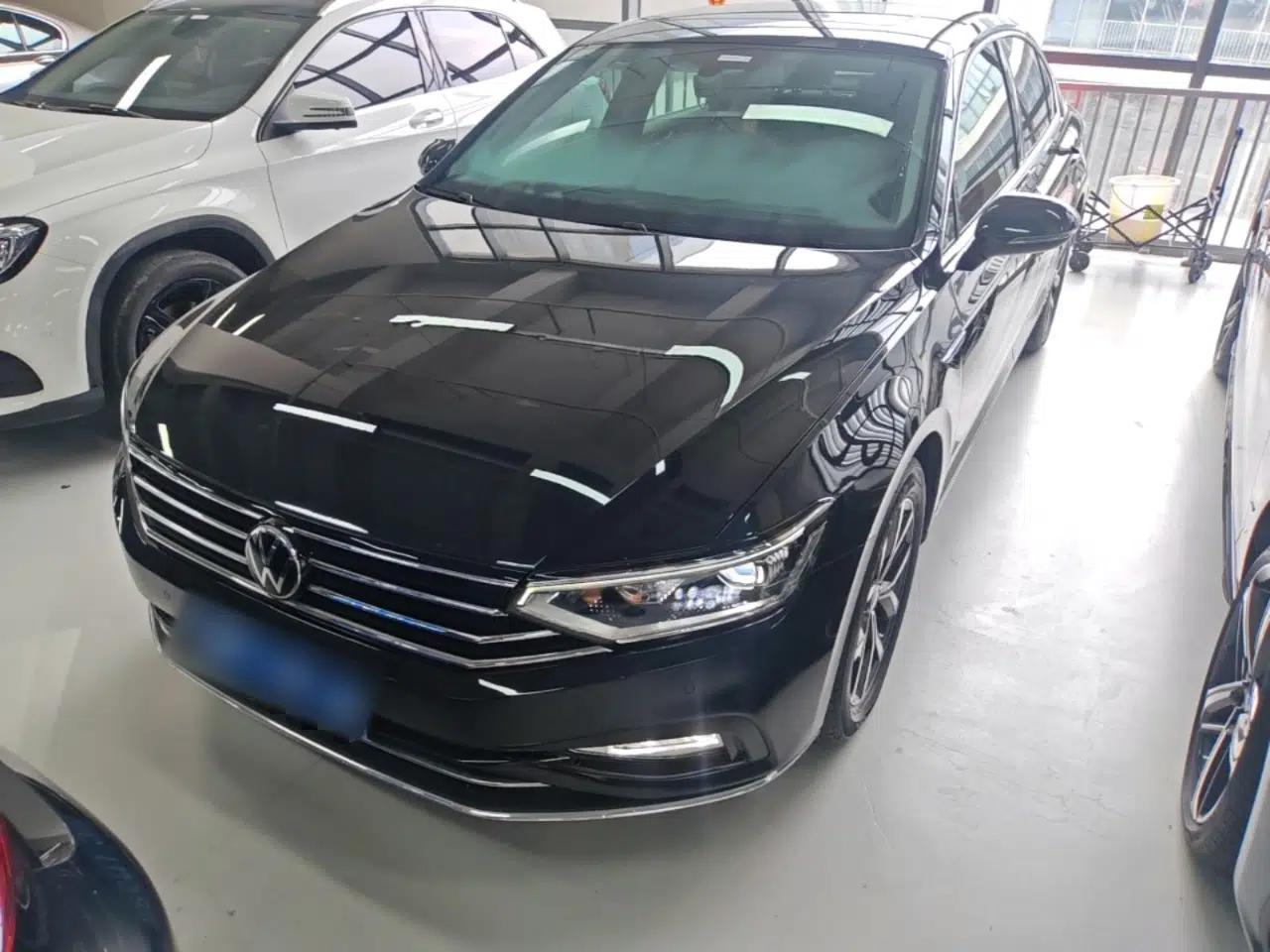 Volkswagen Magotan 2020 330TSI DSG Luxury Edition — миниатюра 1