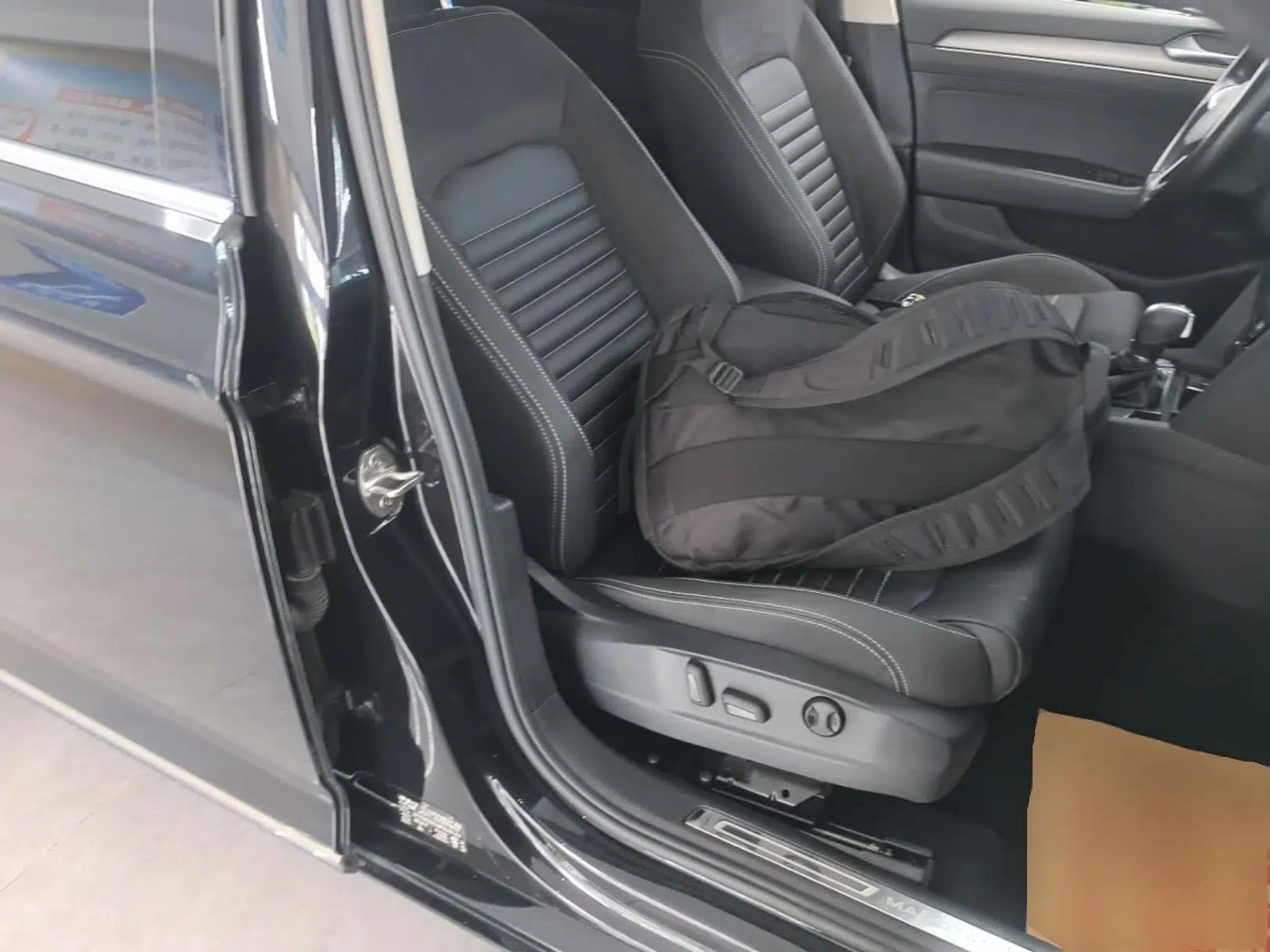 Volkswagen Magotan 2020 330TSI DSG Leading Model — миниатюра 19