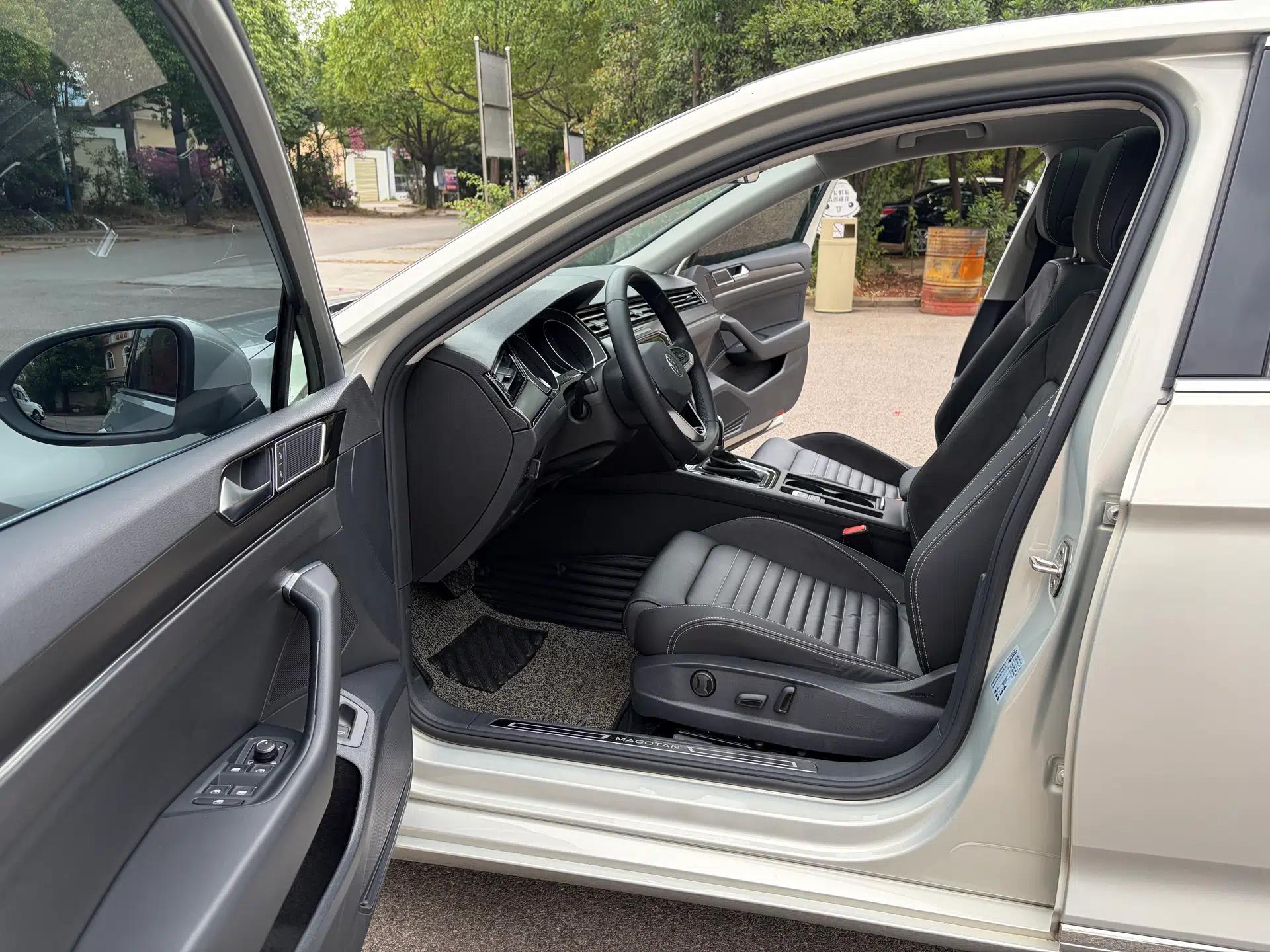 Volkswagen Magotan 2020 330TSI DSG Leading Model — миниатюра 8