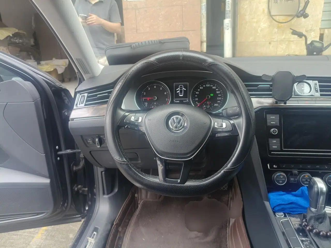 Volkswagen Magotan 2019 330TSI DSG Luxury Model China V Standard — миниатюра 10