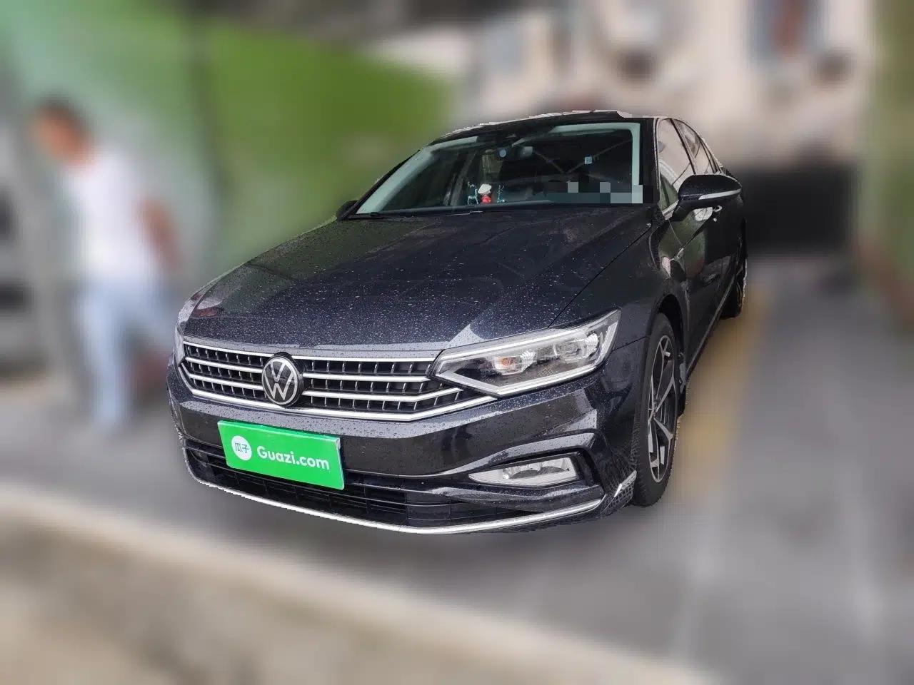 Volkswagen Magotan 2023 2 Million Units Commemorative Edition 330TSI DSG Luxury Version — миниатюра 1