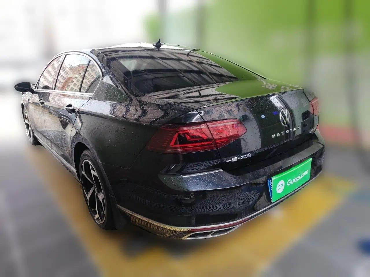 Volkswagen Magotan 2023 2 Million Units Commemorative Edition 330TSI DSG Luxury Version — миниатюра 4