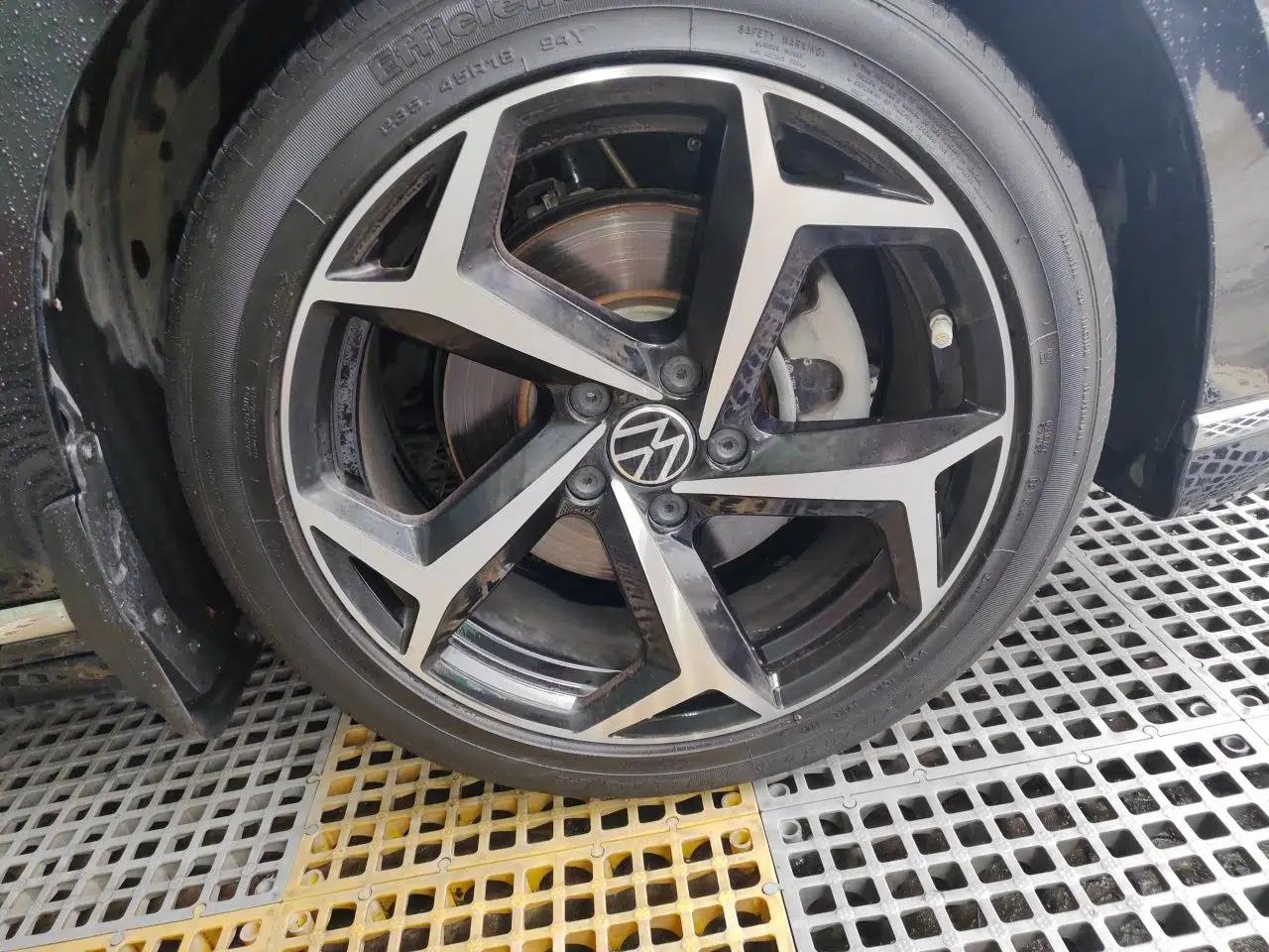 Volkswagen Magotan 2023 2 Million Units Commemorative Edition 330TSI DSG Luxury Version — миниатюра 8