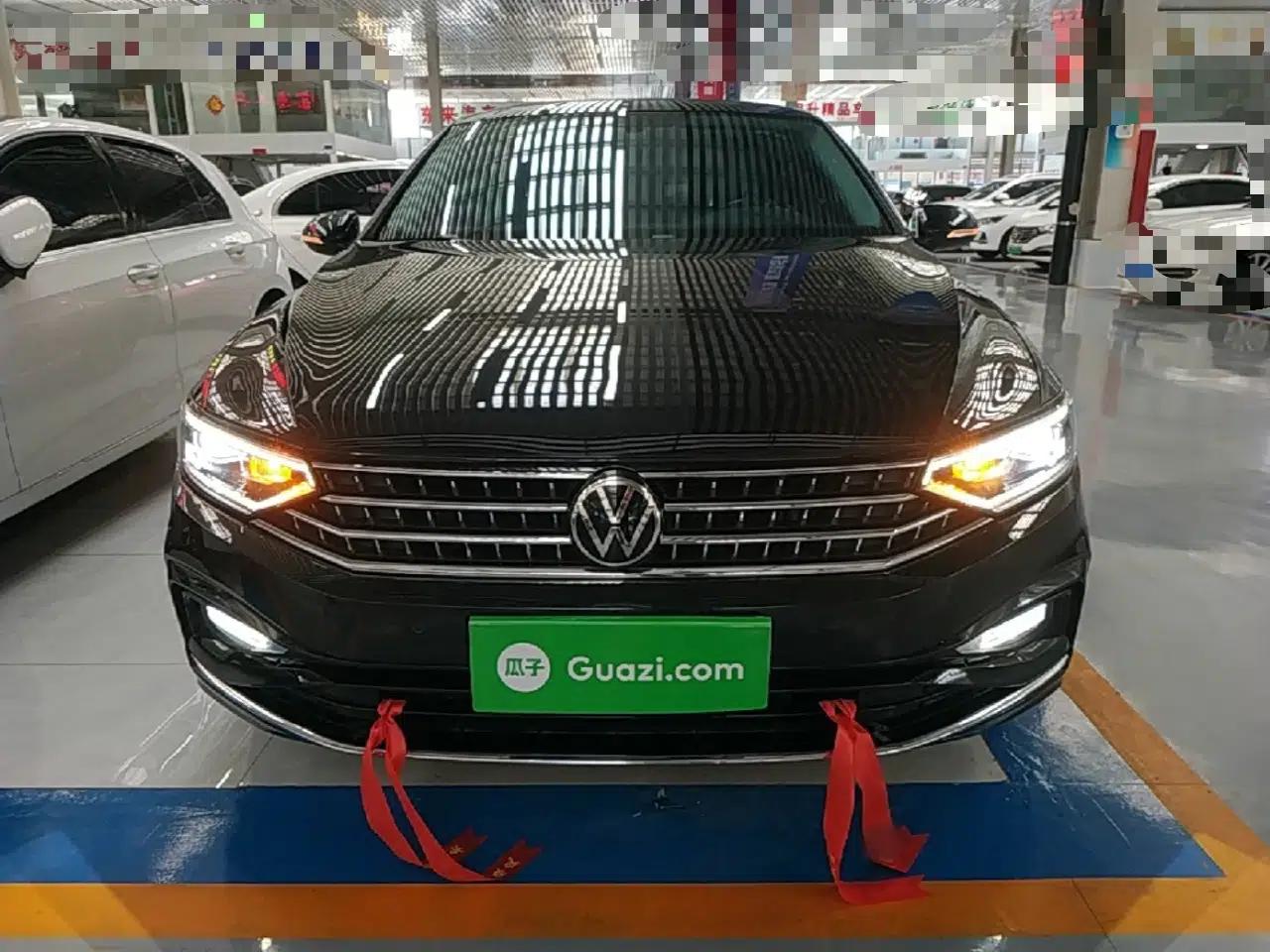 Volkswagen Magotan 2023 2 Million Units Limited Edition 330TSI DSG Leading Version — миниатюра 2