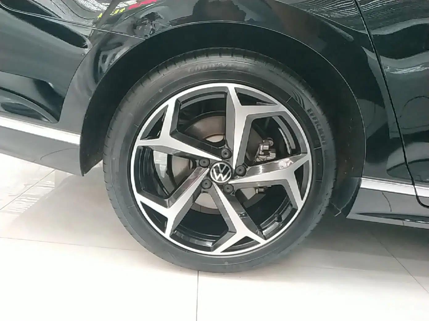 Volkswagen Magotan 2023 2 Million Units Limited Edition 330TSI DSG Leading Version — миниатюра 11