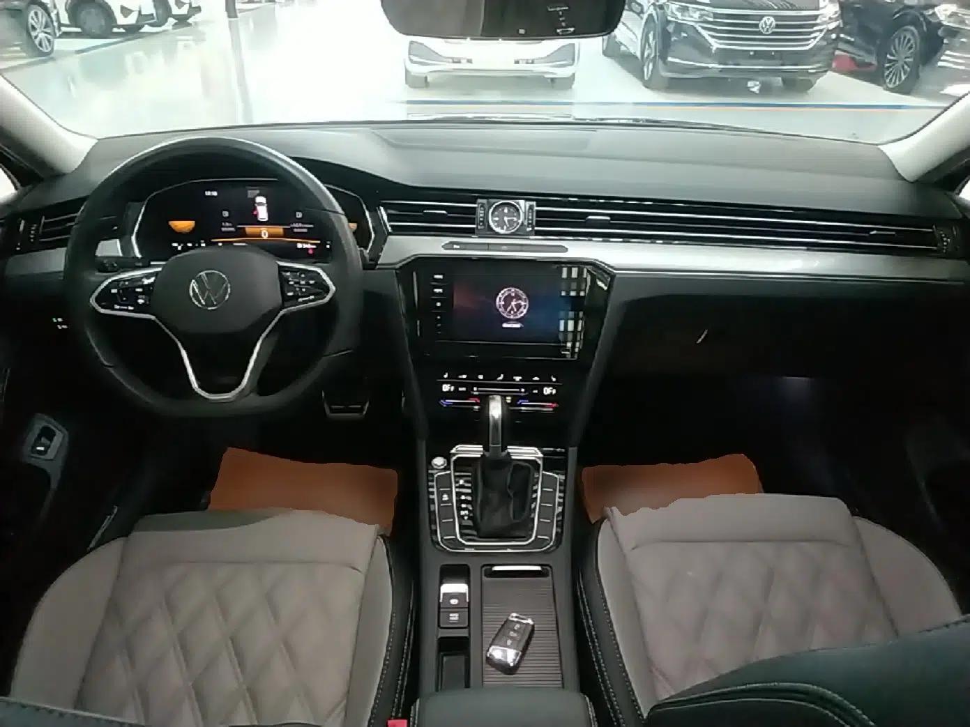Volkswagen Magotan 2023 2 Million Units Limited Edition 330TSI DSG Leading Version — миниатюра 12