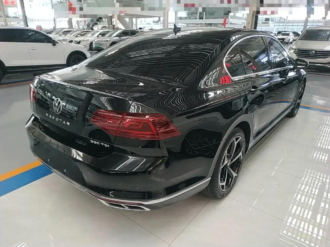 Volkswagen Magotan 2023 2 Million Units Limited Edition 330TSI DSG Leading Version — миниатюра 6