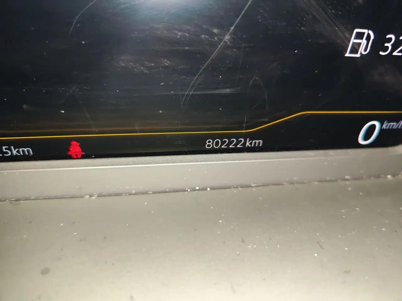 Volkswagen Magotan 2021 330TSI DSG 30th Anniversary Edition — миниатюра 16