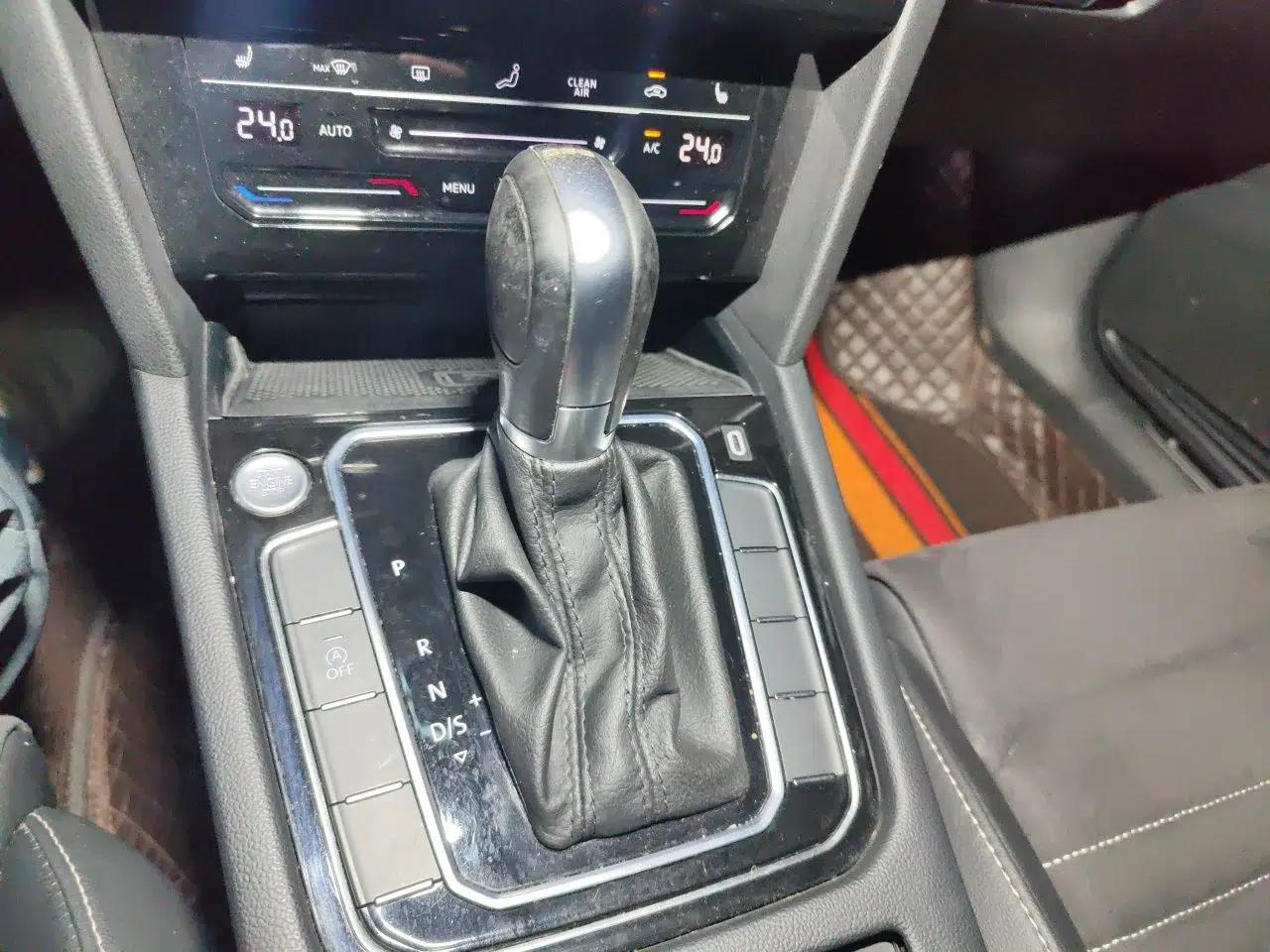 Volkswagen Magotan 2021 330TSI DSG 30th Anniversary Edition — миниатюра 18
