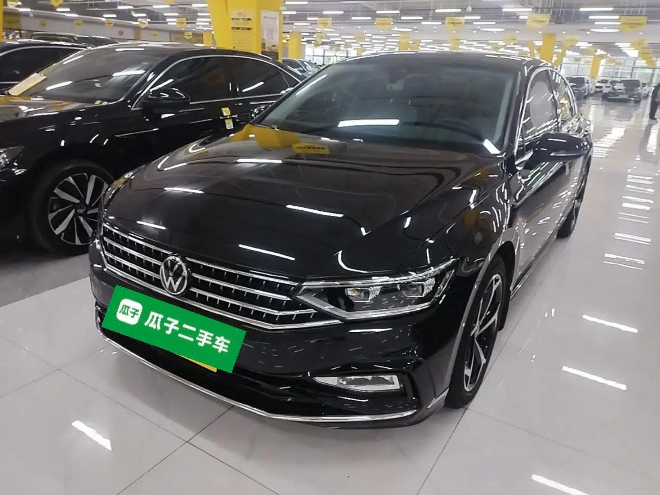 Volkswagen Magotan 2025 Zhongxiang Version 330TSI DSG Luxury Edition — миниатюра 1