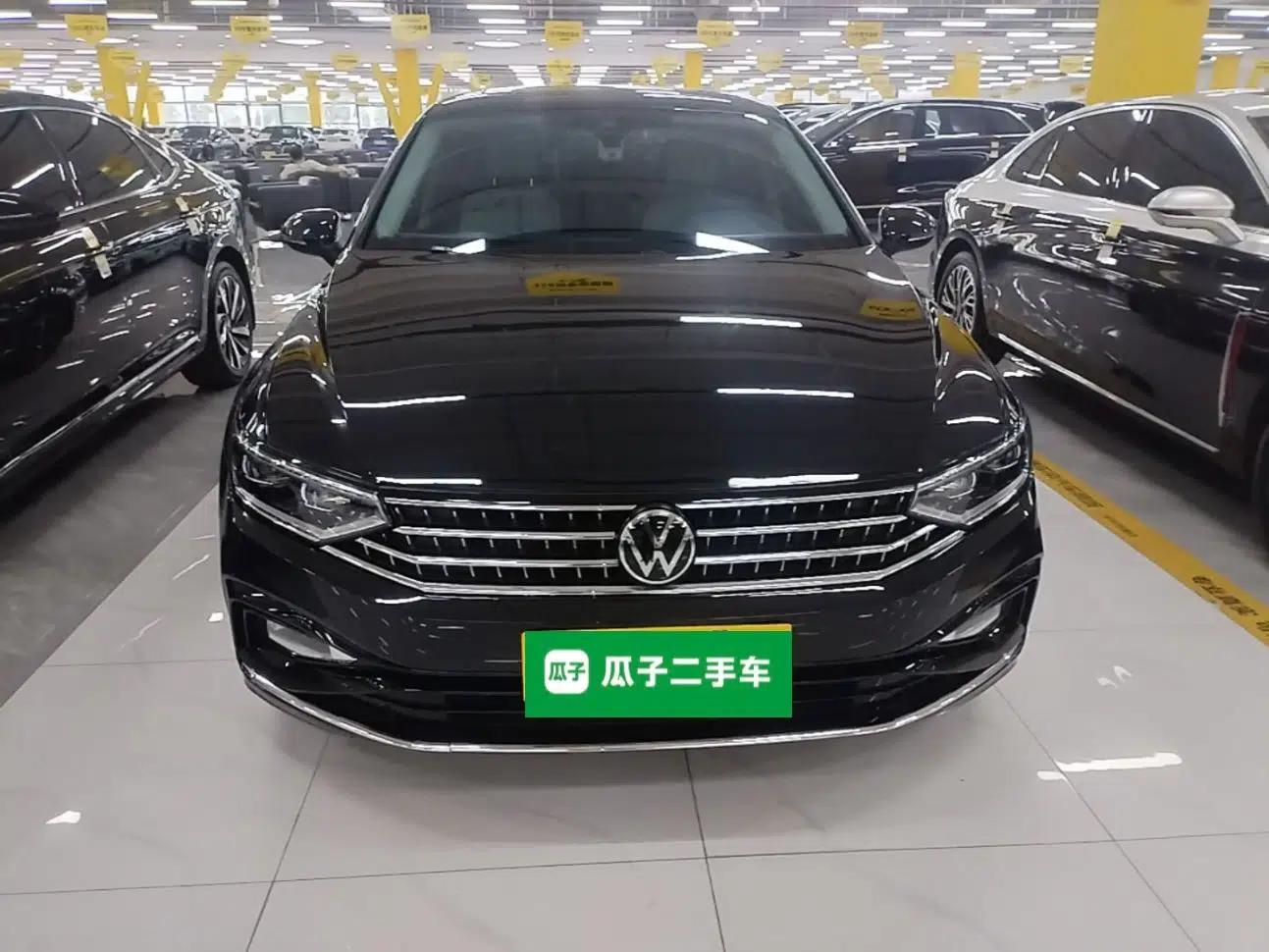 Volkswagen Magotan 2025 Zhongxiang Version 330TSI DSG Luxury Edition — миниатюра 2