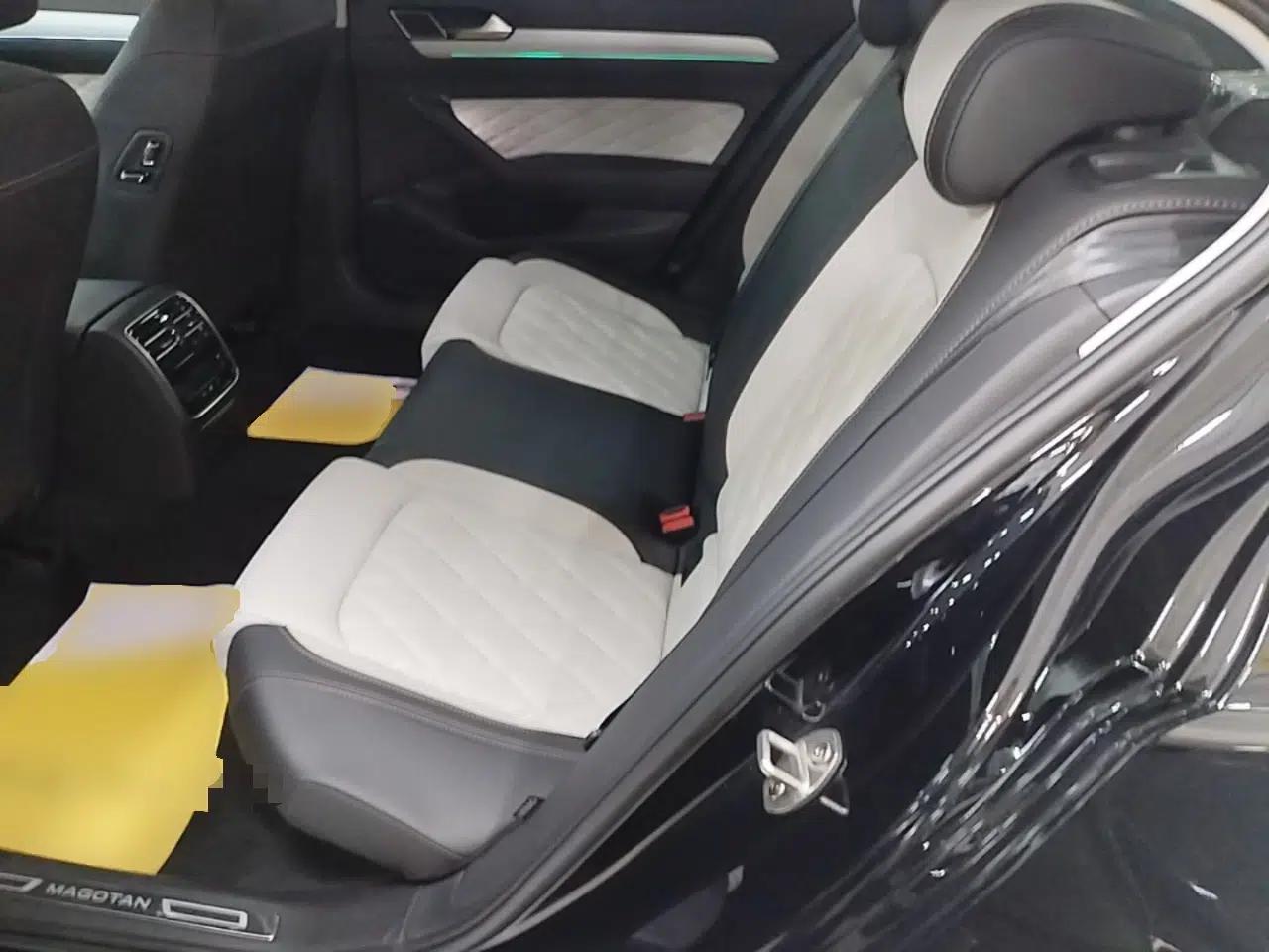 Volkswagen Magotan 2025 Zhongxiang Version 330TSI DSG Luxury Edition — миниатюра 20