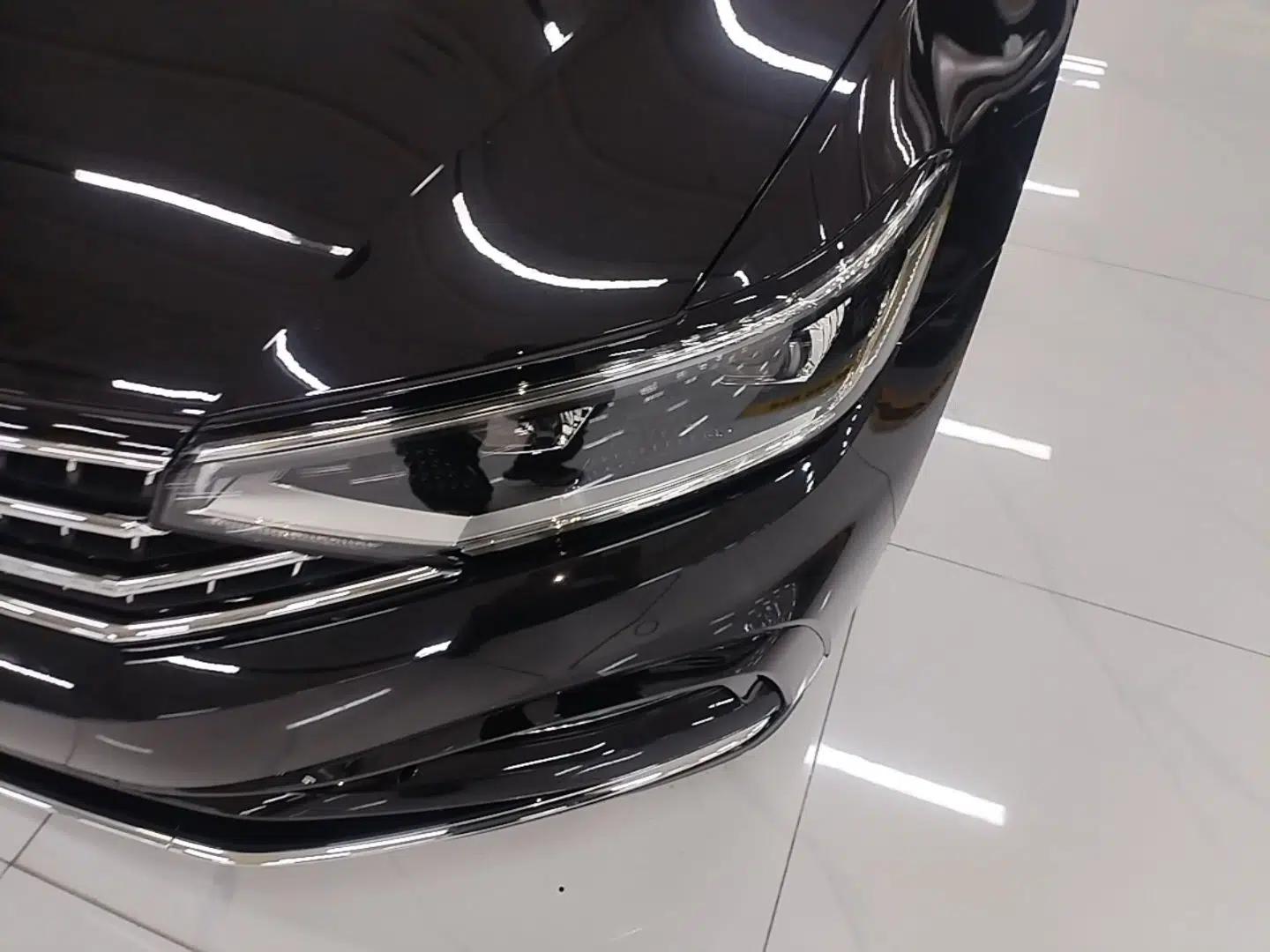 Volkswagen Magotan 2025 Zhongxiang Version 330TSI DSG Luxury Edition — миниатюра 8