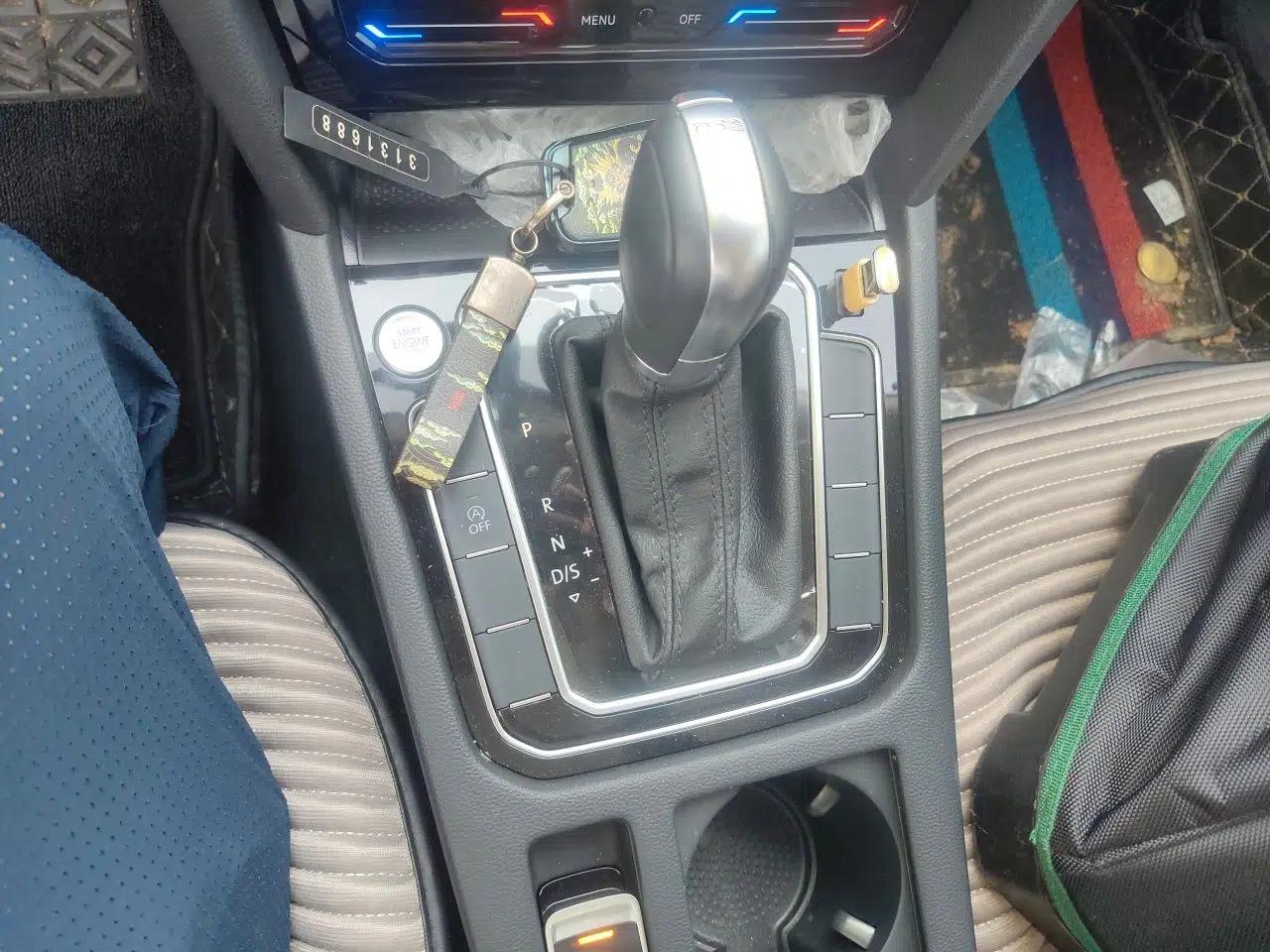 Volkswagen Magotan 2021 330TSI DSG 30th Anniversary Edition — миниатюра 14