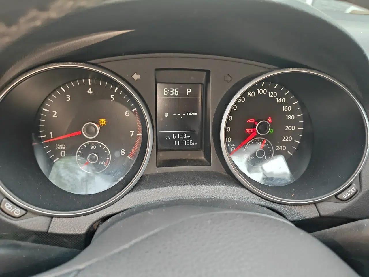 Volkswagen Golf 2014 1.6L Automatic Comfort Model — миниатюра 11