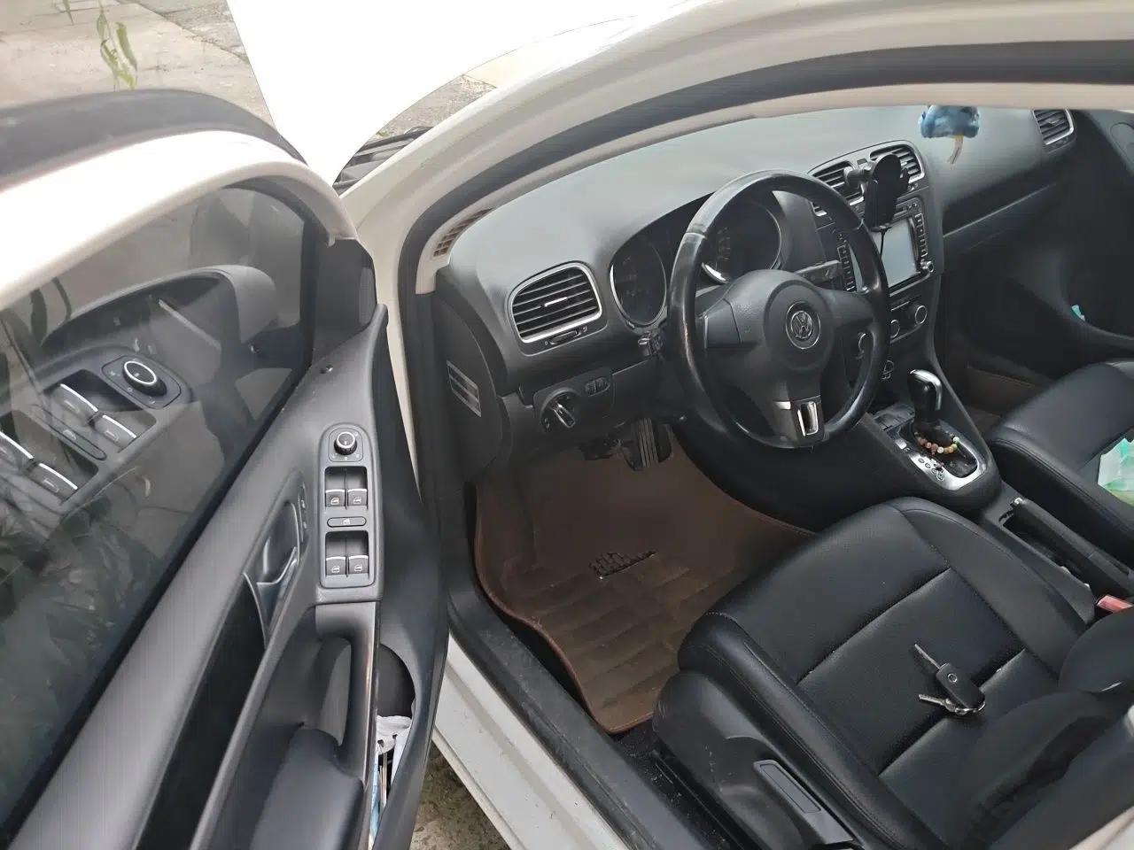 Volkswagen Golf 2014 1.6L Automatic Comfort Model — миниатюра 16